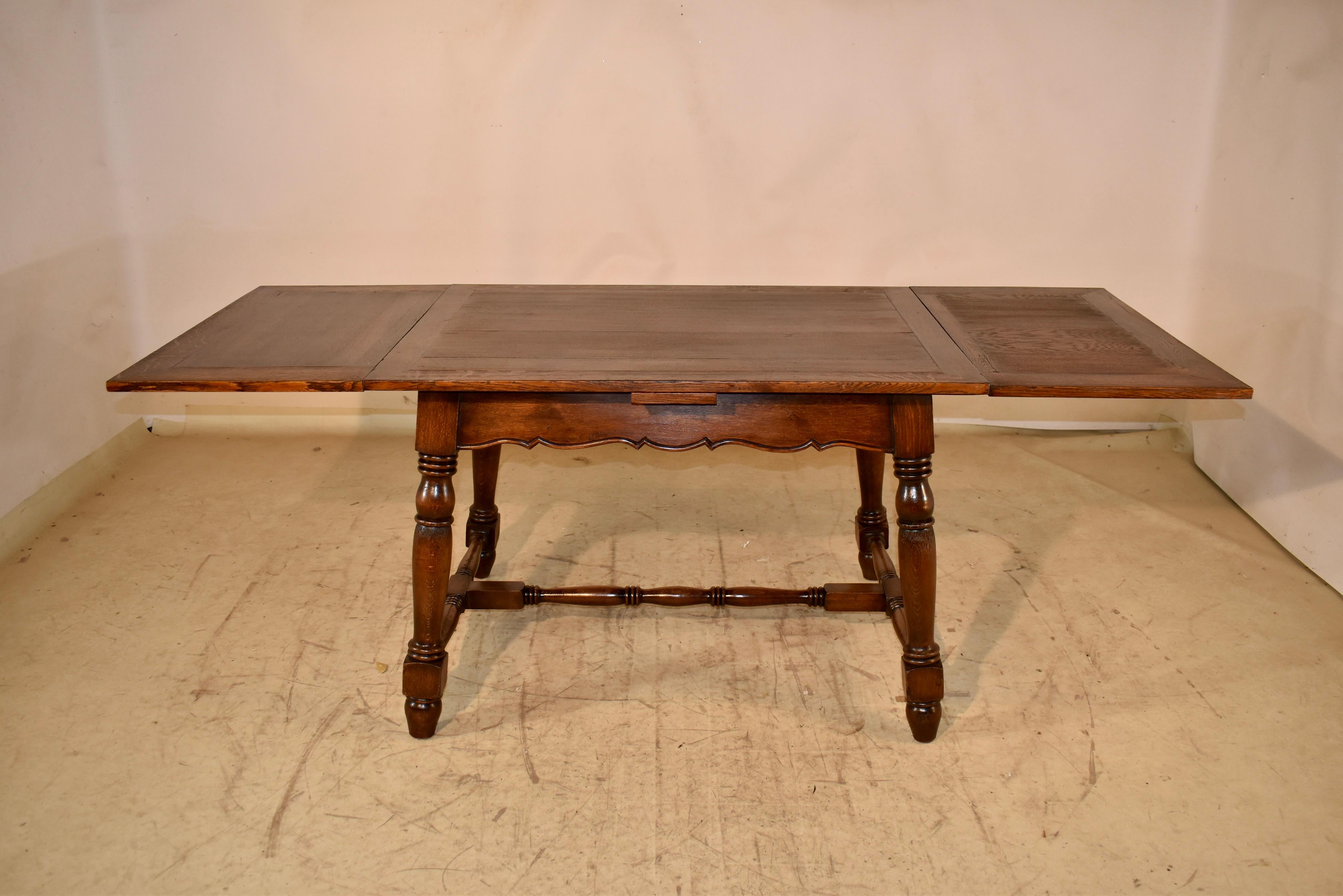 French Oak Draw-Leaf Table, Circa 1900 For Sale 4