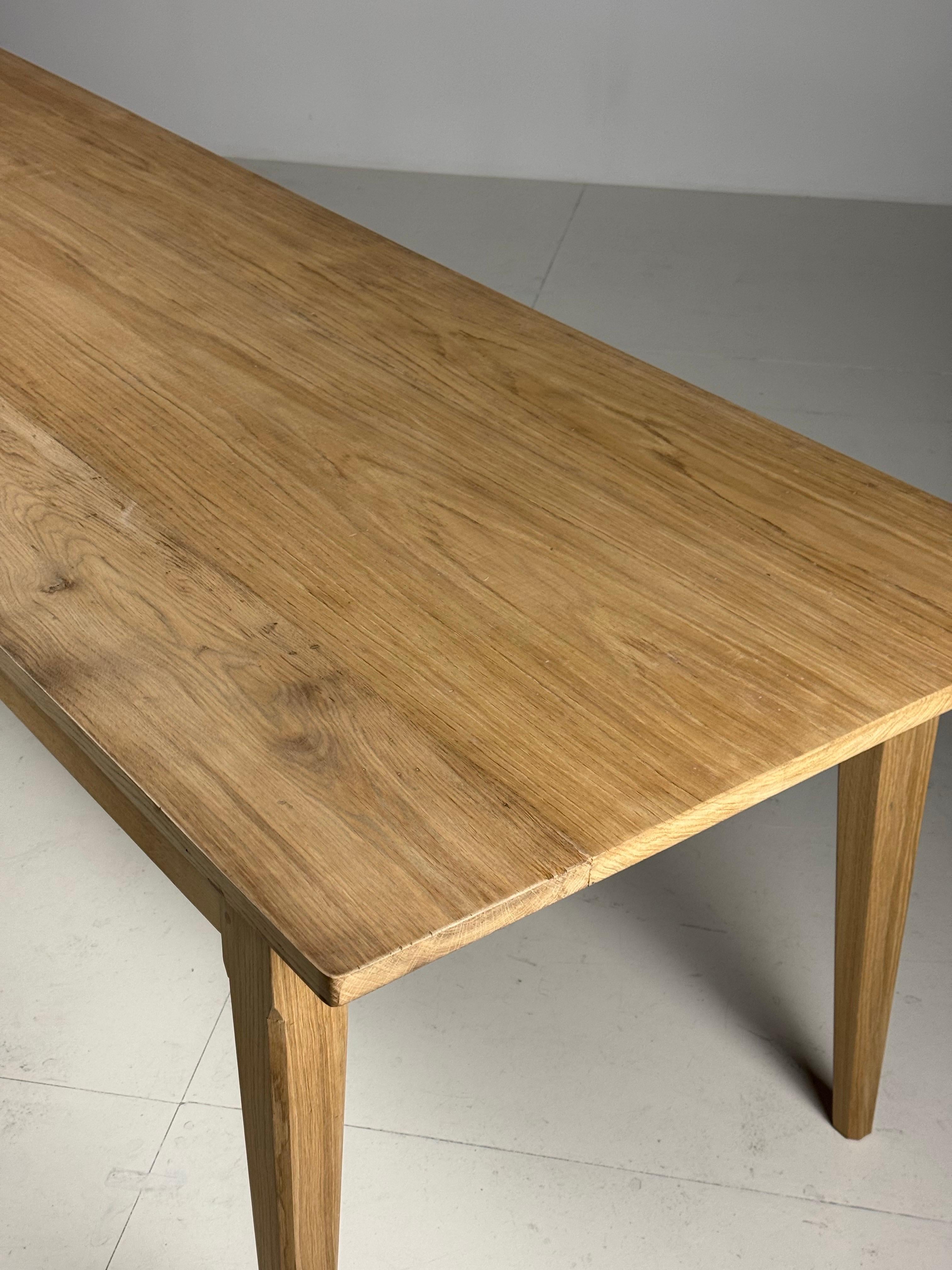 Table à manger de ferme en chêne français 270 cm Bon état - En vente à MILL, NL