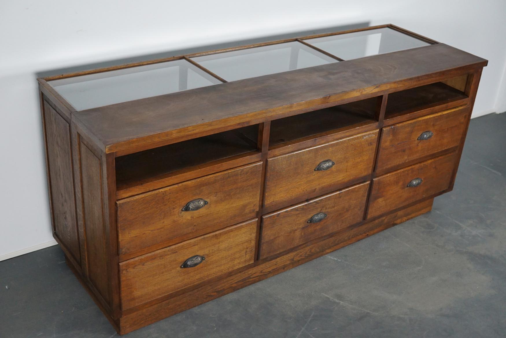 French Oak Haberdashery Cabinet or Shop Counter, 1930s In Good Condition In Nijmegen, NL