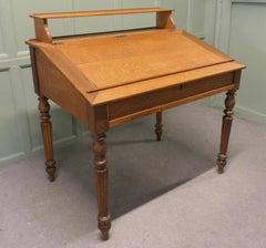 French Oak Hotel Restaurant, Reception Greeting Station