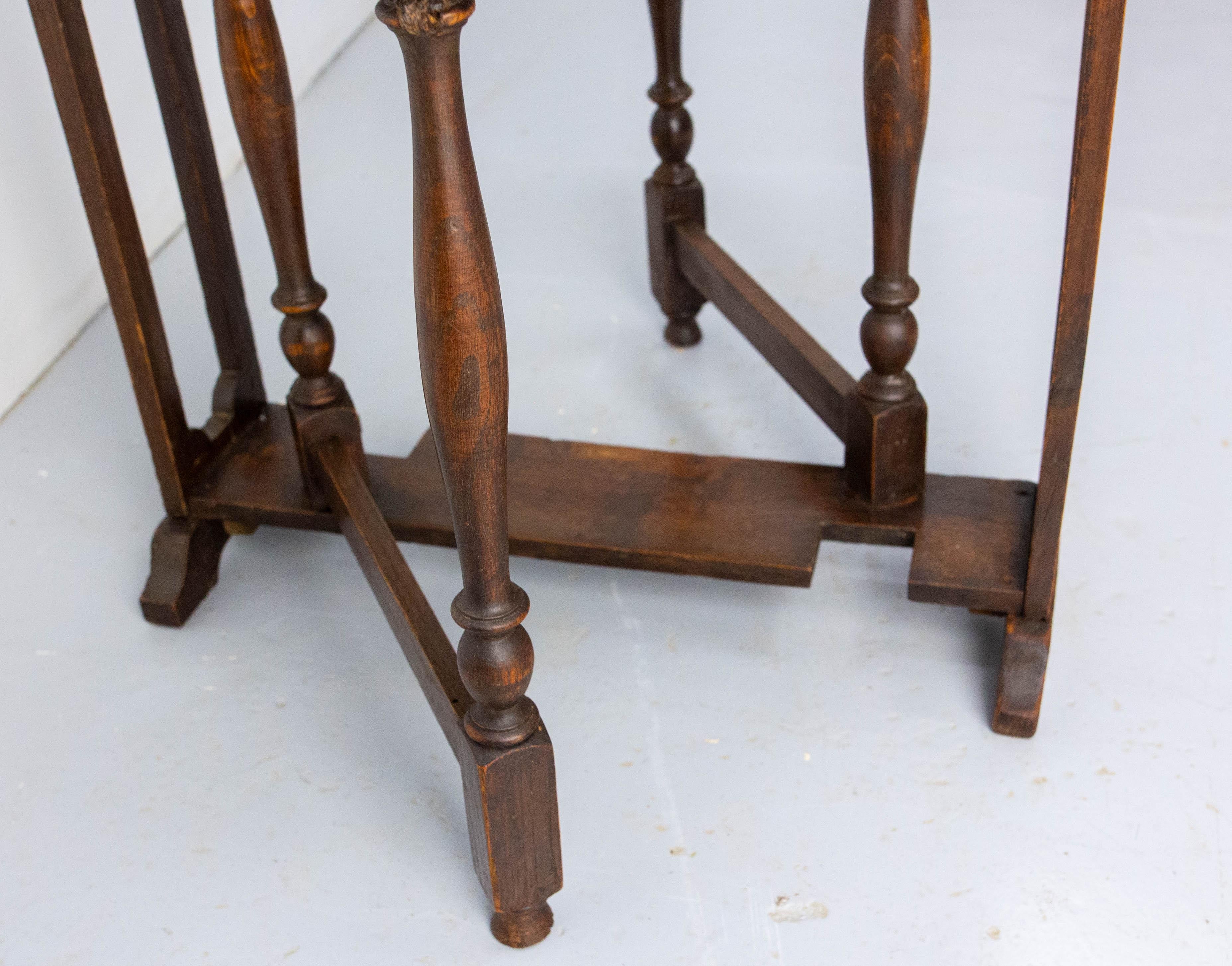 French Oak Little Oval Side Foldable Table End of Sofa Style circa 1920 For Sale 5
