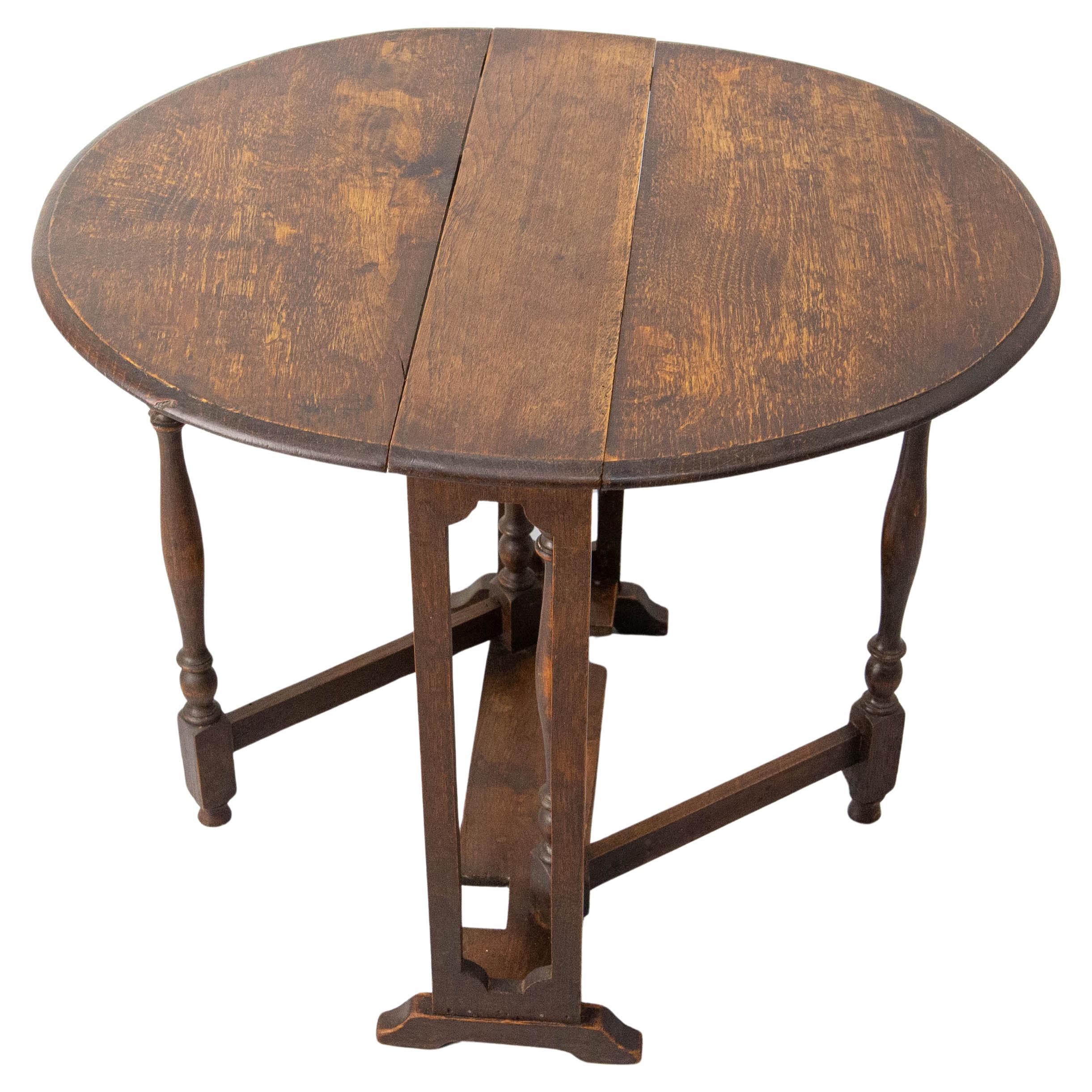 French Oak Little Oval Side Foldable Table End of Sofa Style circa 1920 For Sale