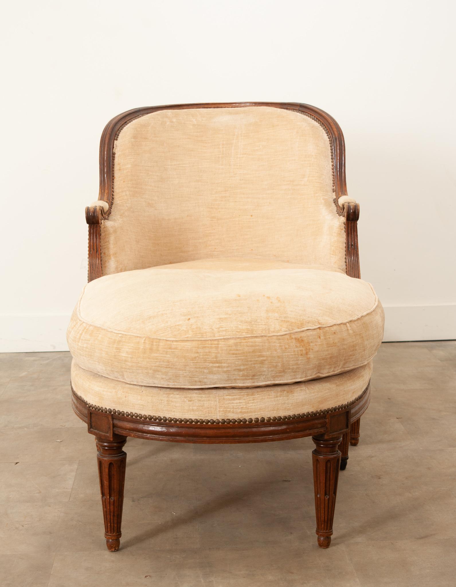 French Oak Louis XVI Style Bergere & Ottoman In Good Condition For Sale In Baton Rouge, LA