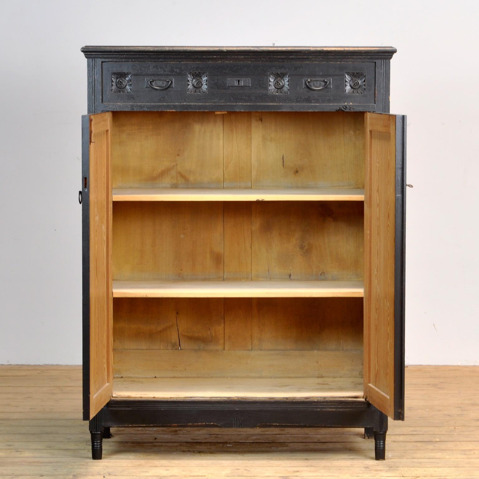 French Oak Maiden Cabinet, 1940's In Good Condition In Amsterdam, Noord Holland