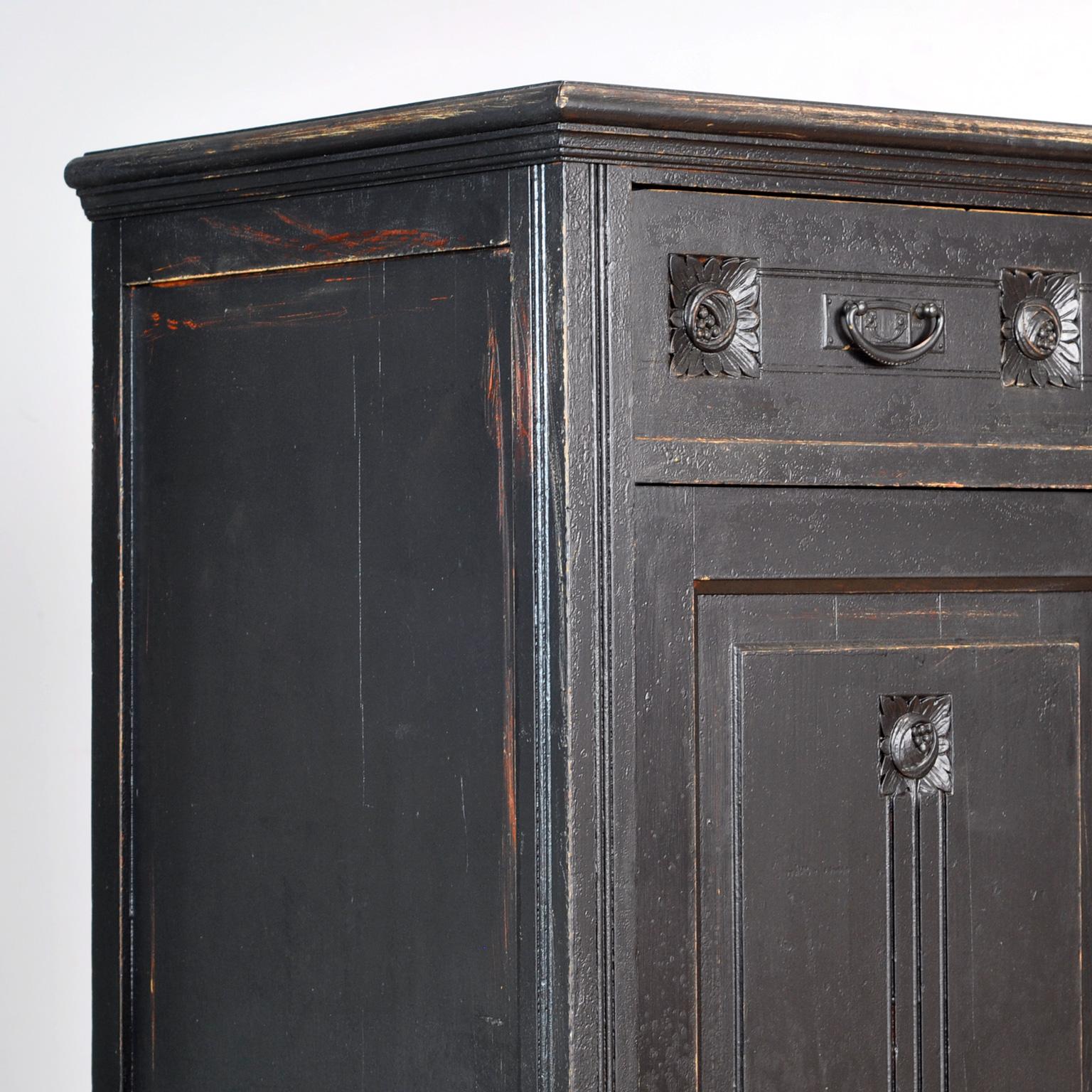 Mid-20th Century French Oak Maiden Cabinet, 1940's