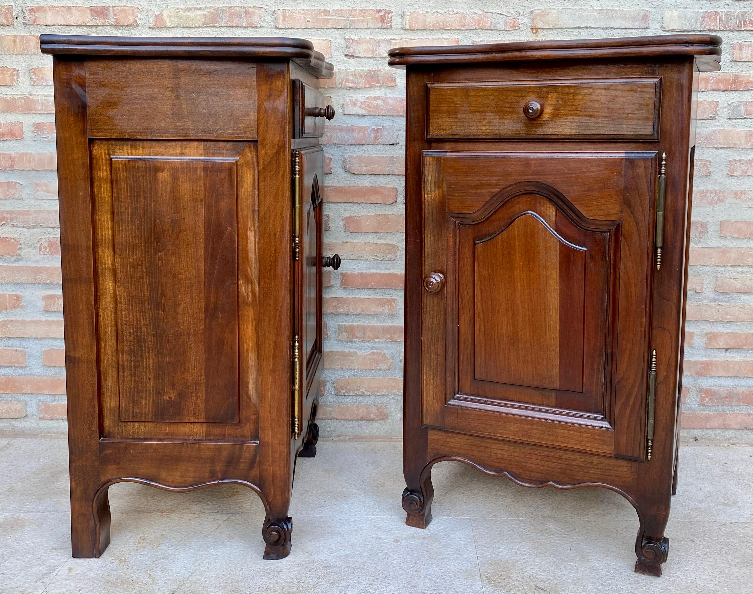 French Provincial French Oak Nightstands, 1890s, Set of 2 For Sale