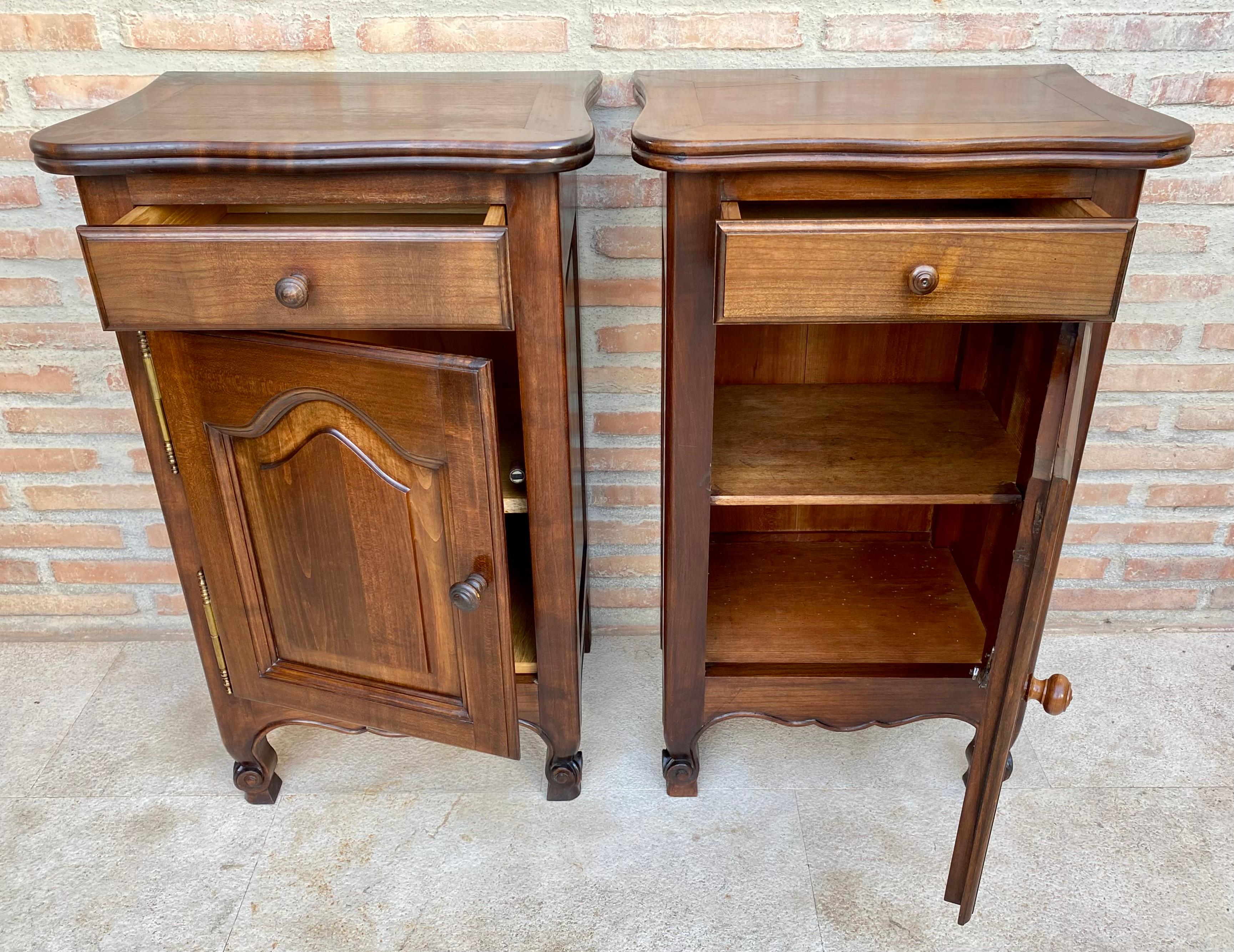 French Oak Nightstands, 1890s, Set of 2 For Sale 2