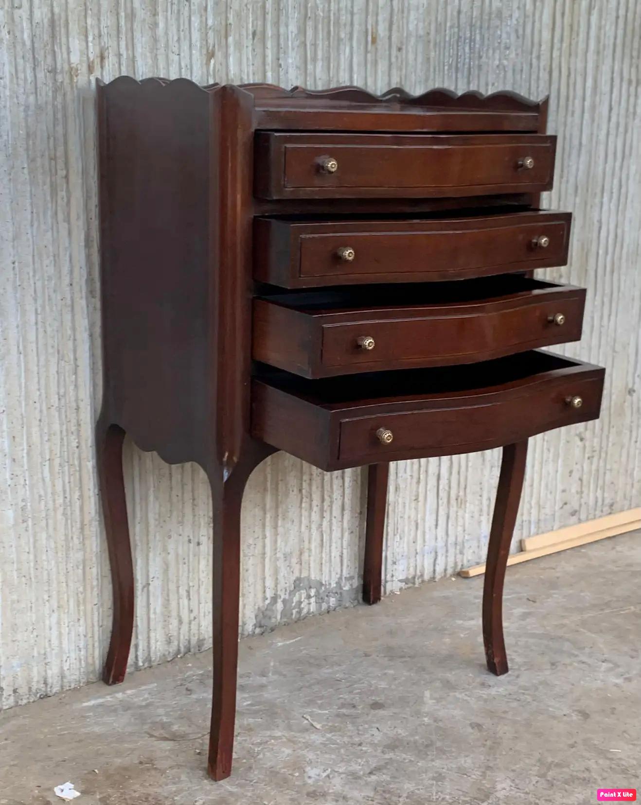 20th Century French Oak Pair of Nightstands with Four Drawers and Cabriole Legs, 1890s