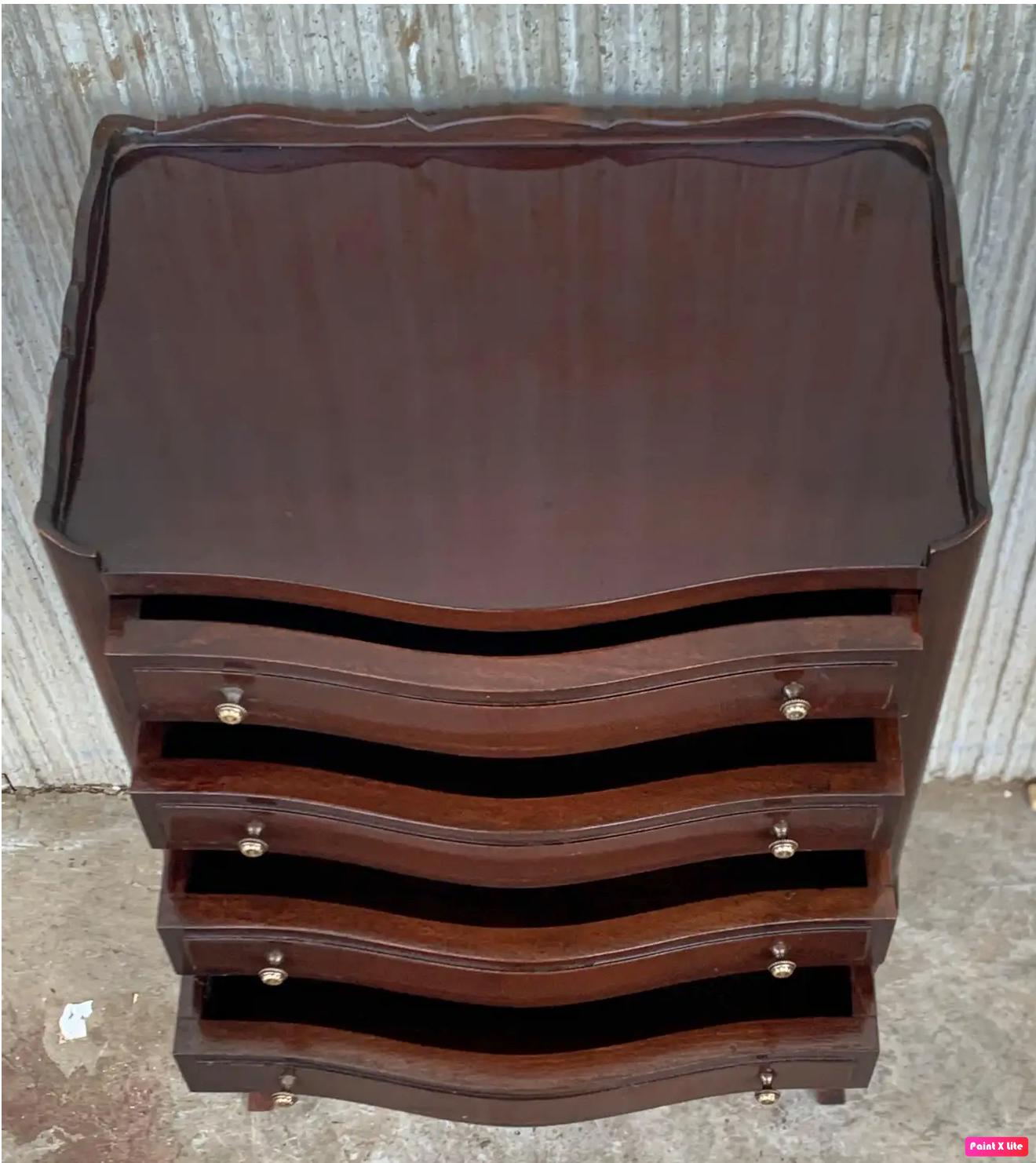 French Oak Pair of Nightstands with Four Drawers and Cabriole Legs, 1890s 1