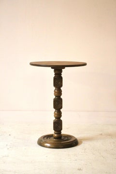 Mesa con pedestal de roble francés al estilo de Charles Dudouyt, década de 1940