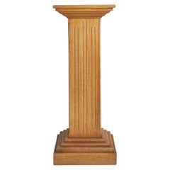 Pedestal de roble francés con base escalonada, años 40