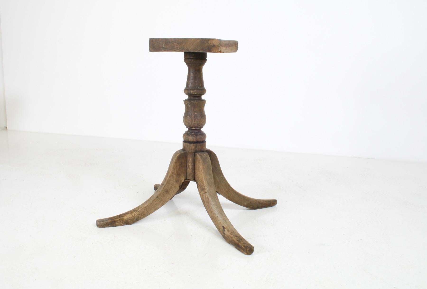 French Oak Plinth Pedastal Table, Decorative Plant Stand or Sculpture Display For Sale 5