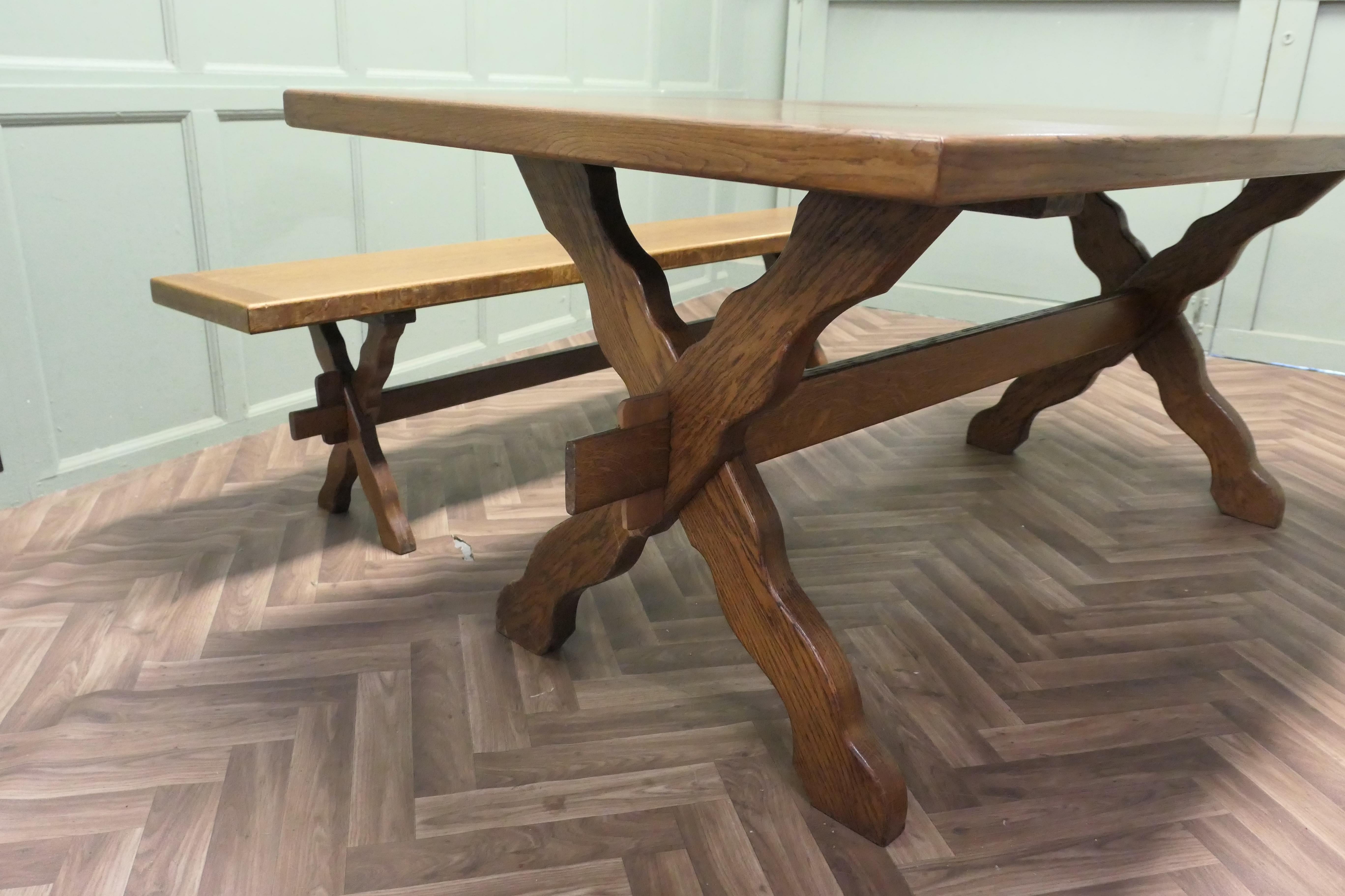 French Oak Refectory Table and Benches  This is a very Heavy Set en venta 1