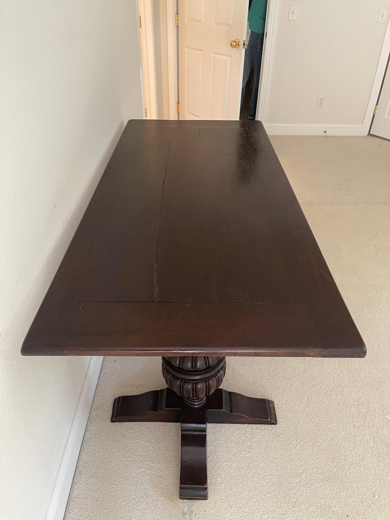 Mesa refractaria o de biblioteca de roble francés sobre pedestales, S. XIX siglo XIX en venta