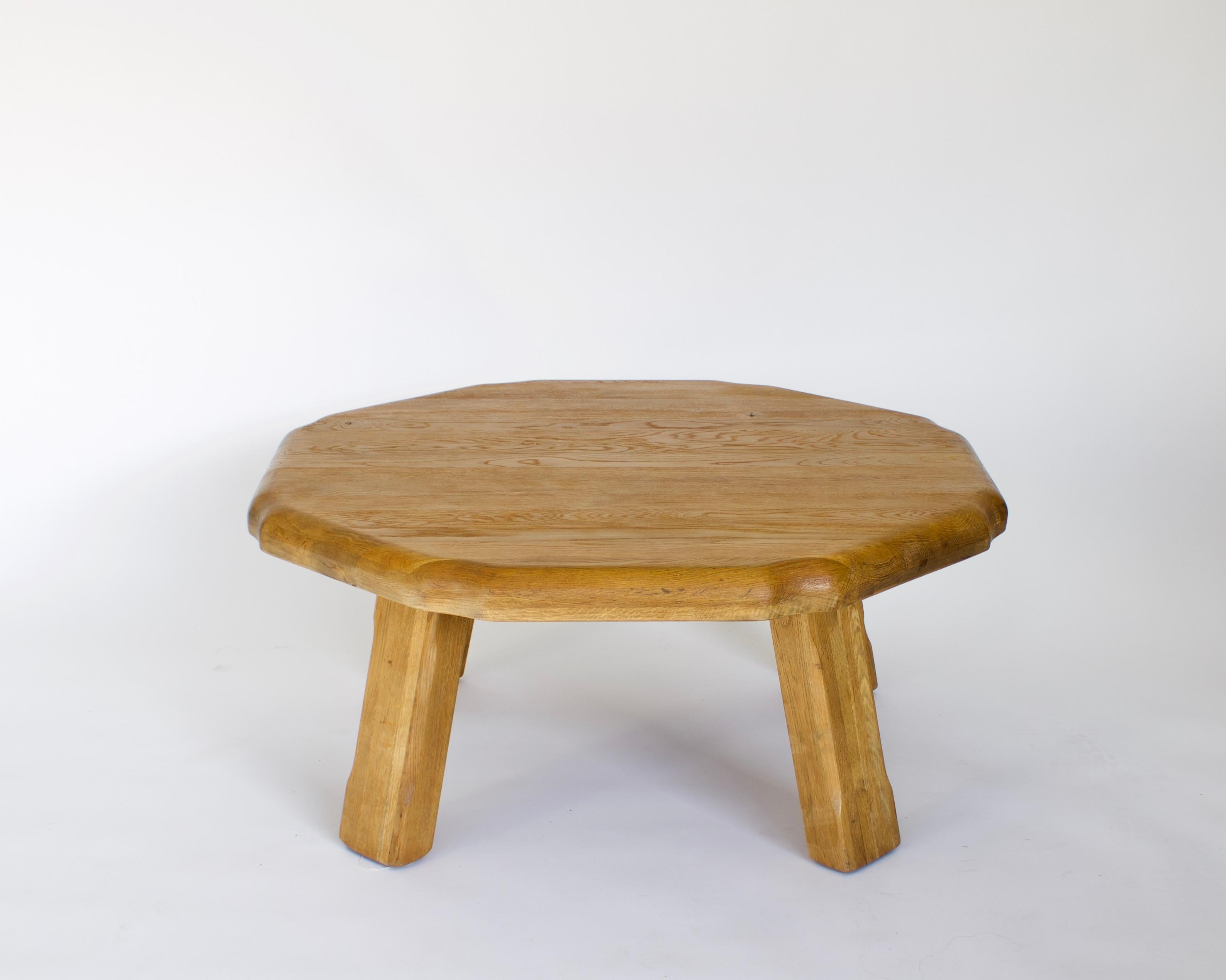 Mid-20th Century French Oak Round Sculpted Free Form Edge Brutalist Coffee Table, circa 1960