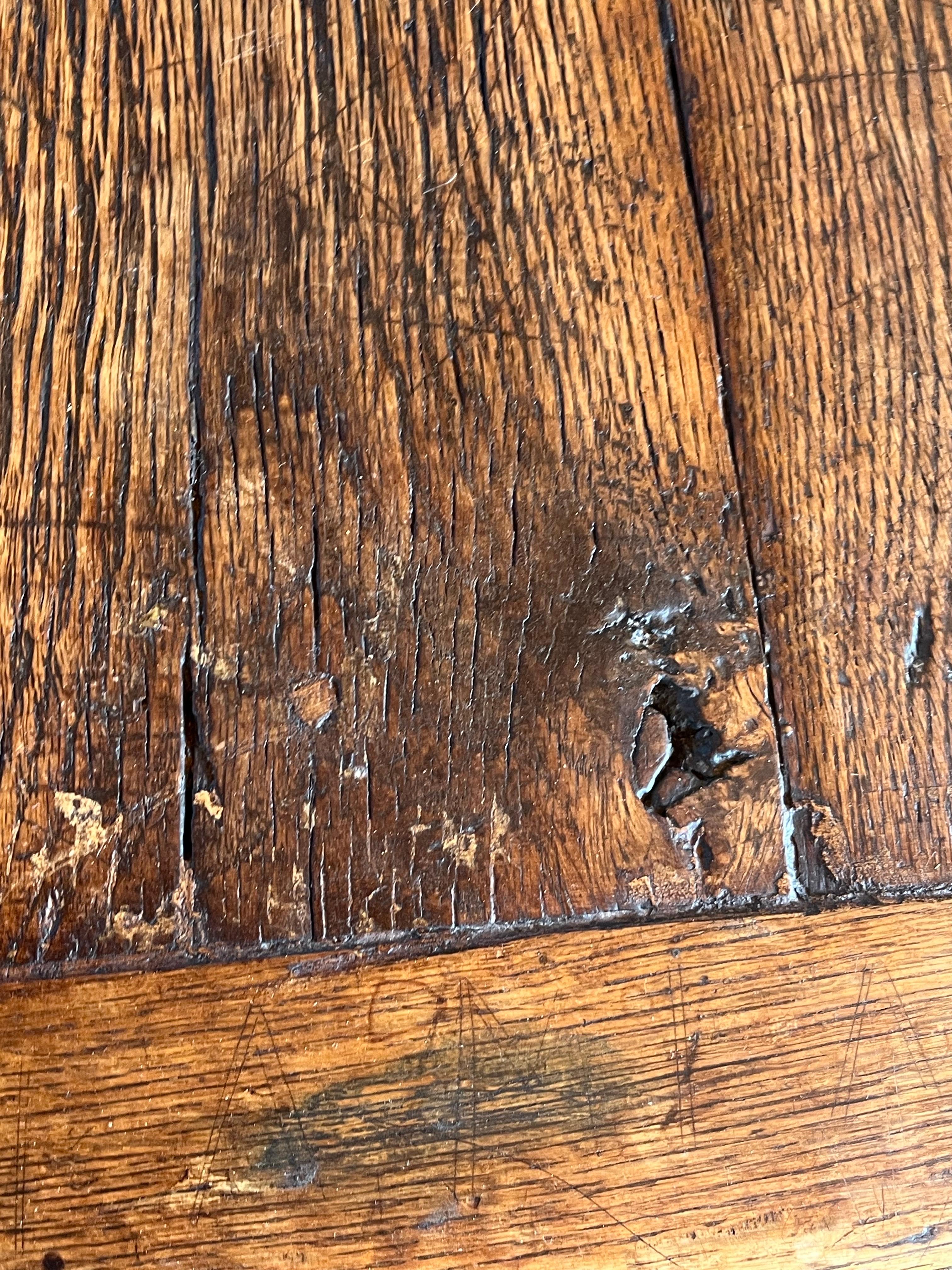 Tavolo da pranzo rustico in Oak francese, XIX secolo in vendita 3