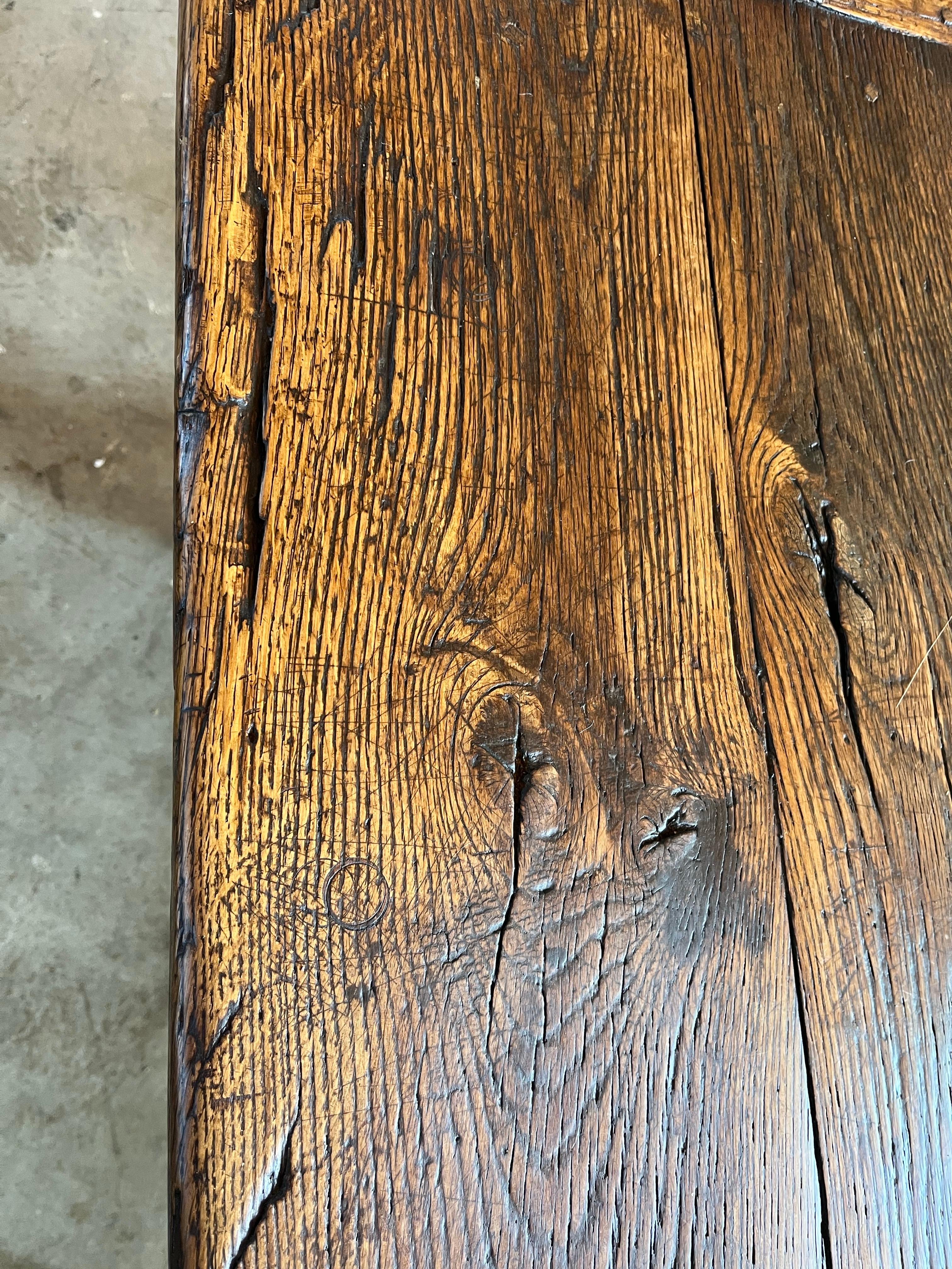 Tavolo da pranzo rustico in Oak francese, XIX secolo in vendita 10