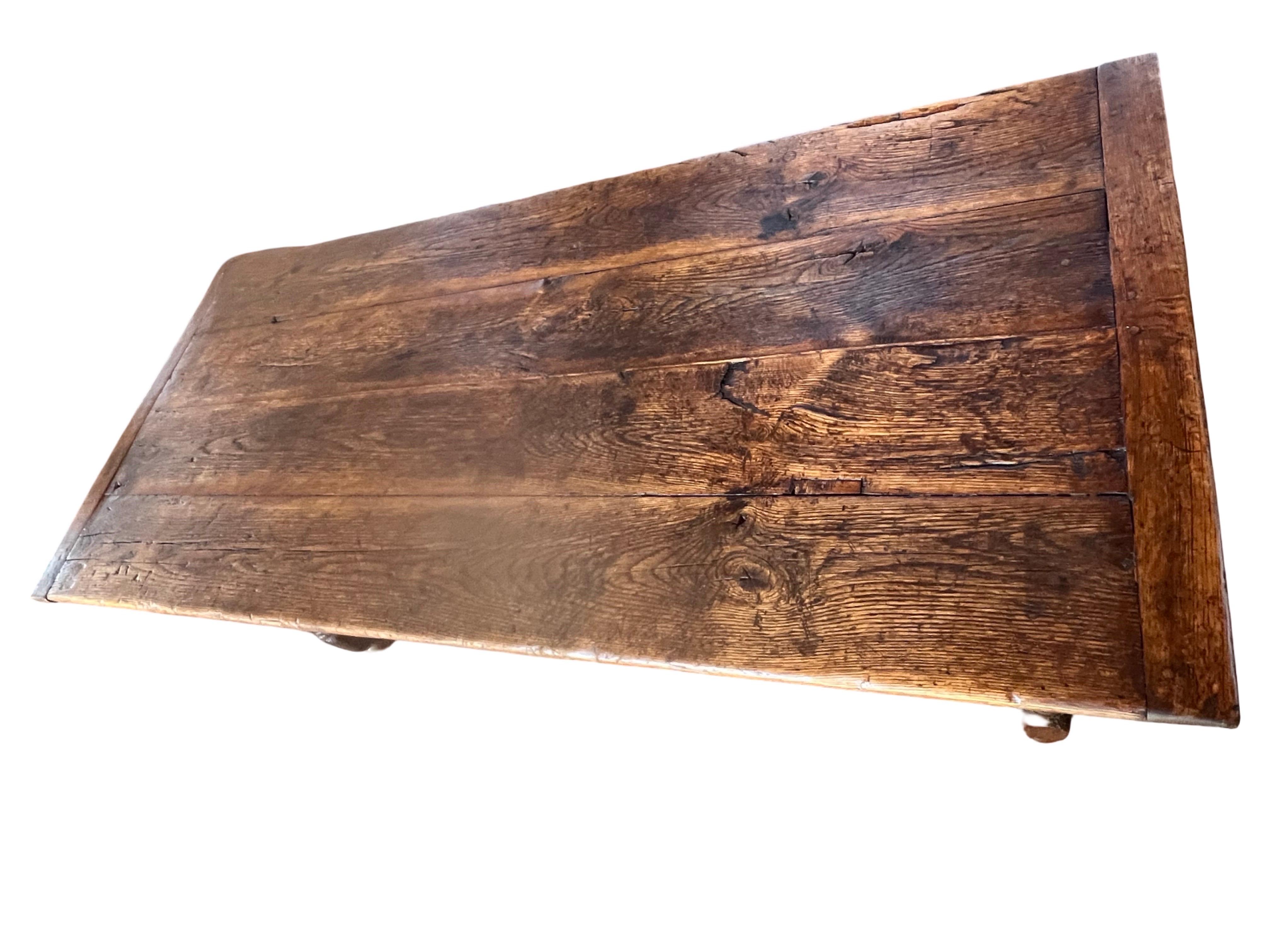 Rustico Tavolo da pranzo rustico in Oak francese, XIX secolo in vendita
