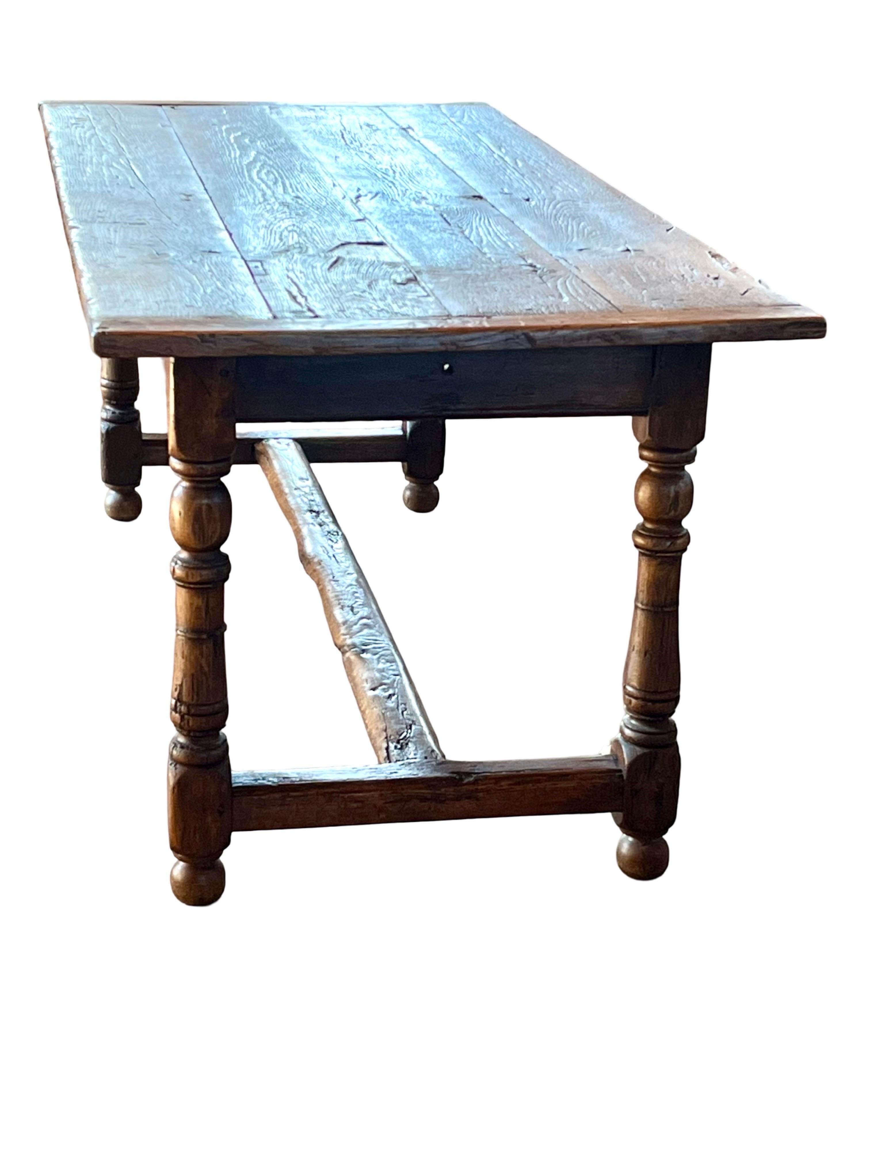 Francese Tavolo da pranzo rustico in Oak francese, XIX secolo in vendita
