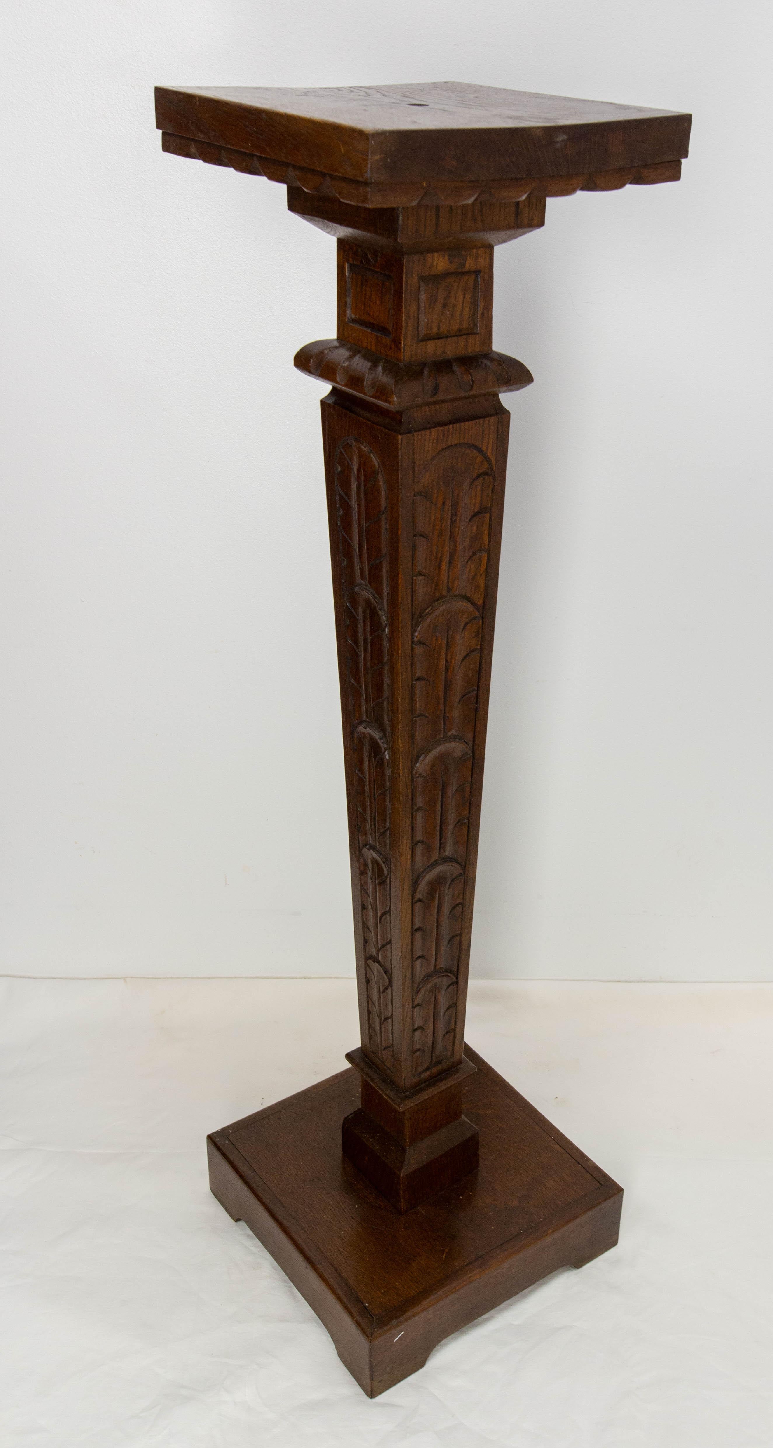Mid-20th Century French Oak Sellette or Plant Holder in the Louis XIII Style, circa 1900 For Sale