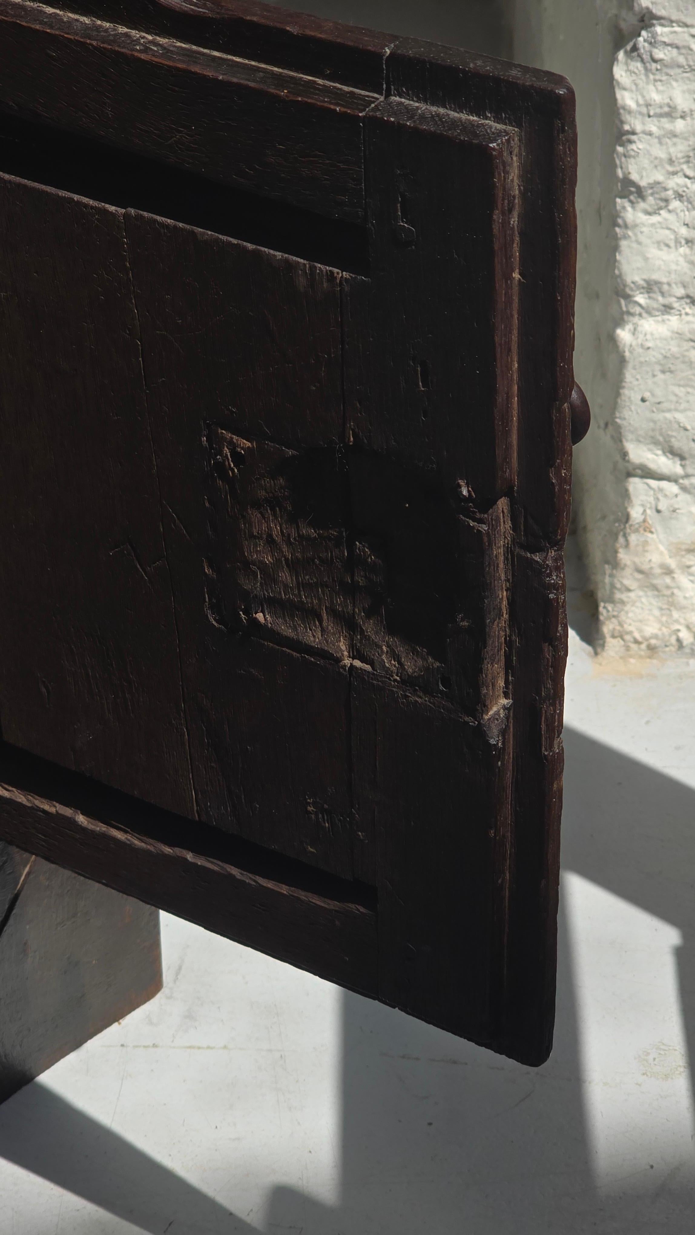 Französischer Eichenschrank mit Elementen aus dem 18. Jahrhundert, Frankreich (Holz) im Angebot