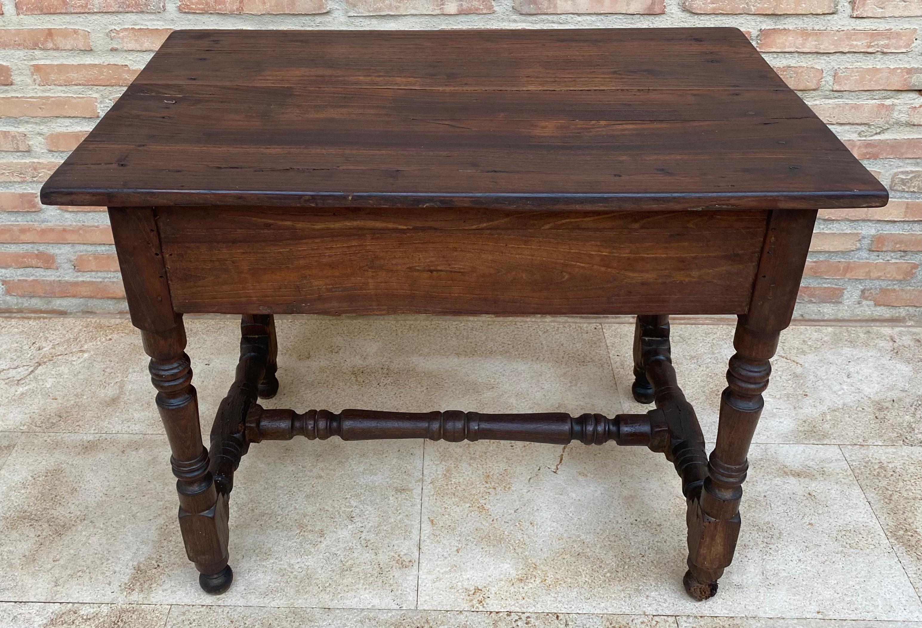 French Oak Side Table with One Drawer, 1940s For Sale 2