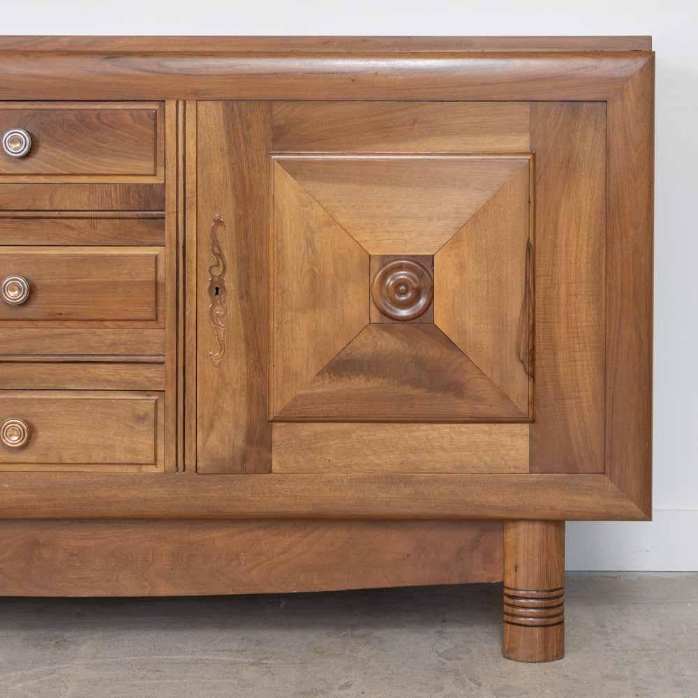 Aparador de roble francés al estilo de Charles Dudouyt en venta 6