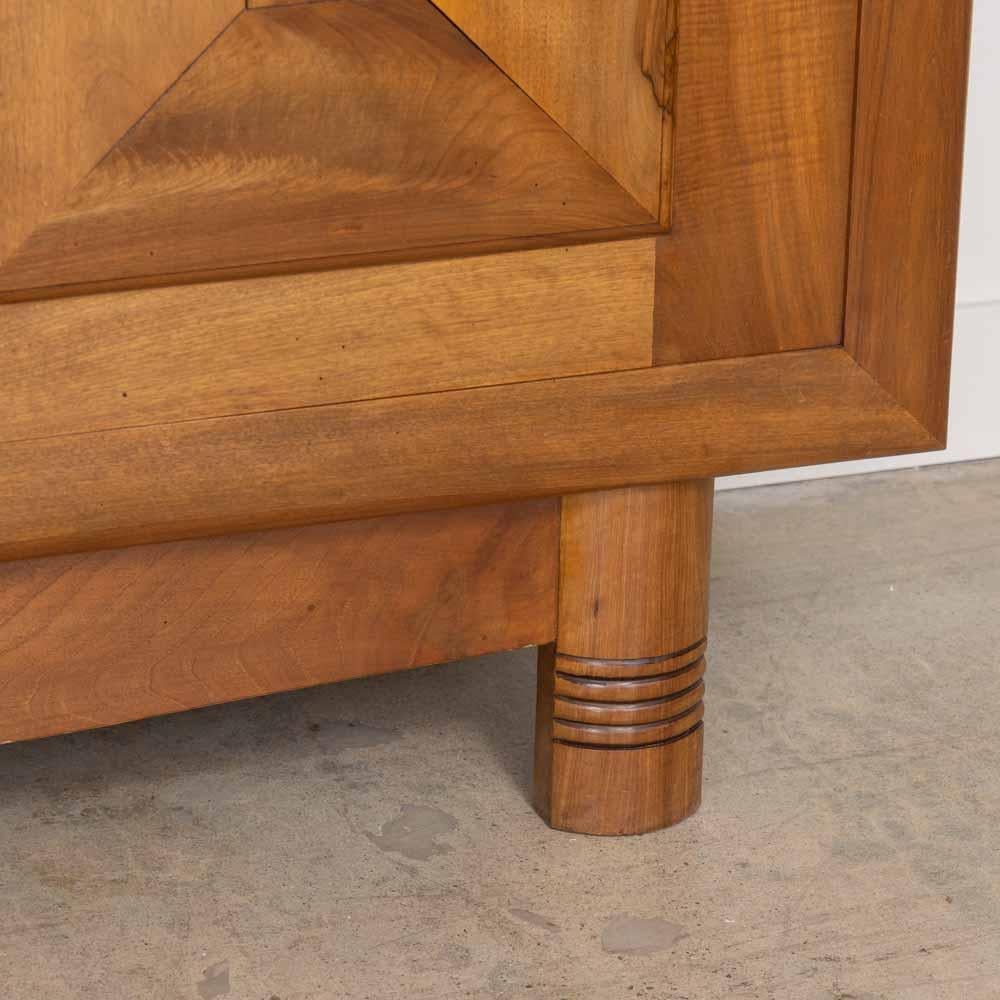 French Oak Sideboard in the style of Charles Dudouyt en vente 10