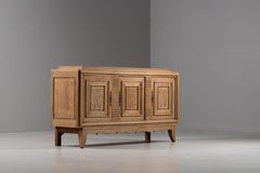 Credenza in rovere francese con ante intagliate in stile organico, anni '40