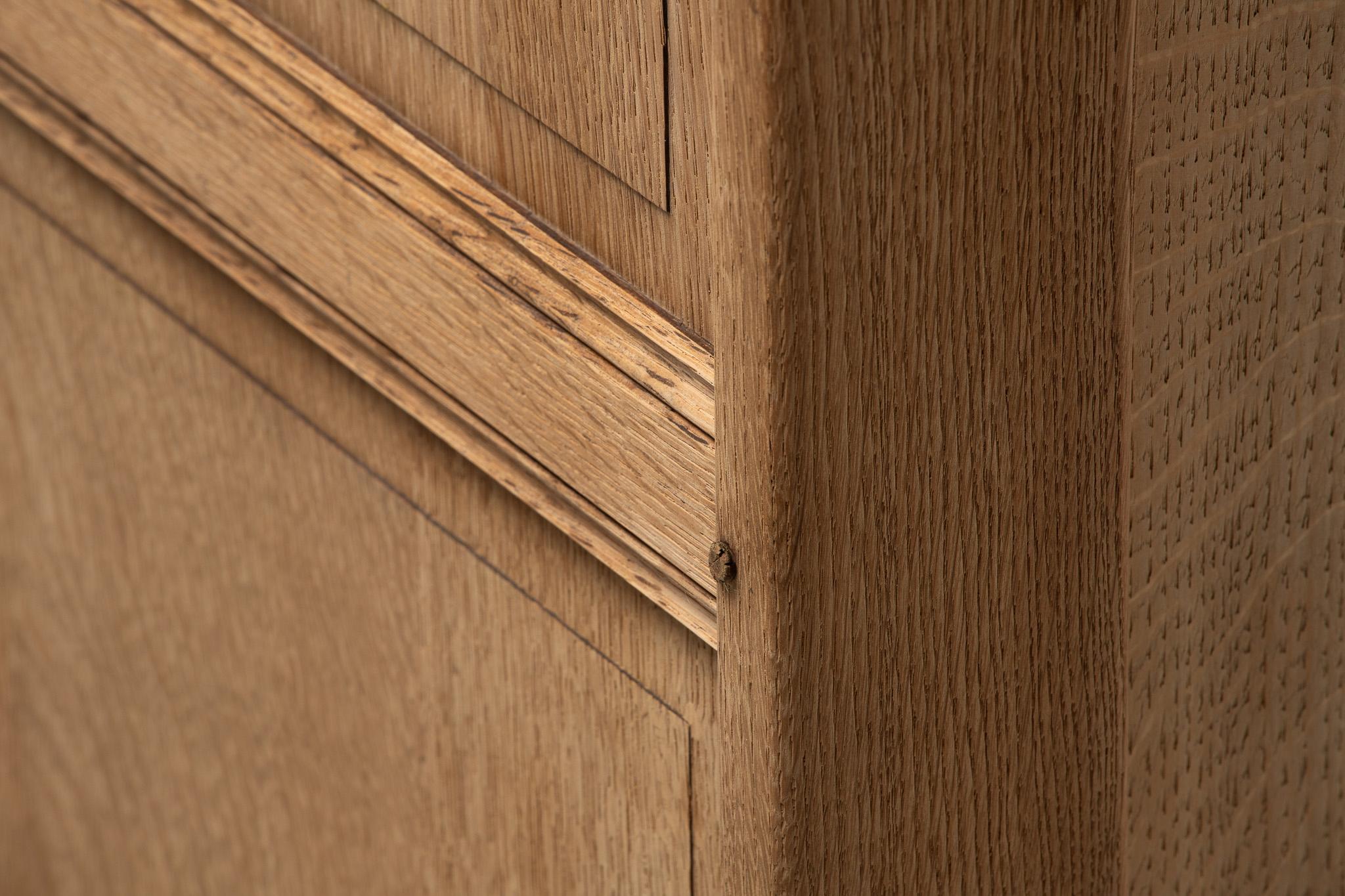 Metà XX secolo French Oak Sideboard with Starburst Carving in vendita