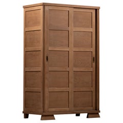 Armadio scorrevole in rovere francese con maniglie in ottone, anni '40
