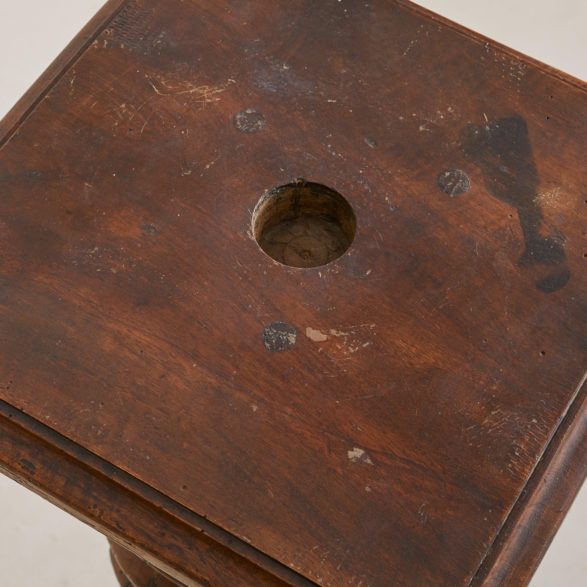 Milieu du XXe siècle Piédestal en spirale en Oak français à la manière de Charles Dudouyt, années 1940 en vente