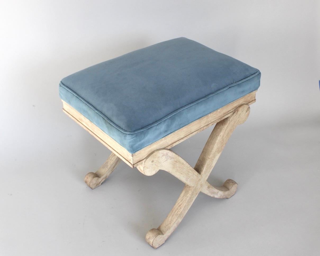 French oak stool in the style of Andre Arbus or Jean-Charles Moreau.
Original pale blue velvet horsehair cushion on white cerused oak wood legs terminating in a French c1940 curved foot. 