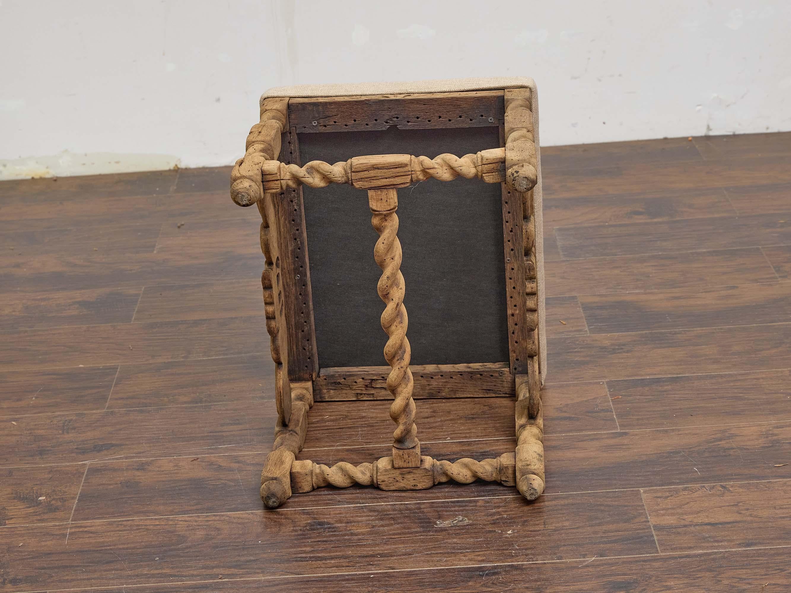 French Oak Stool with Carved Crown Motif and Twisted Stretchers, 19th Century For Sale 3