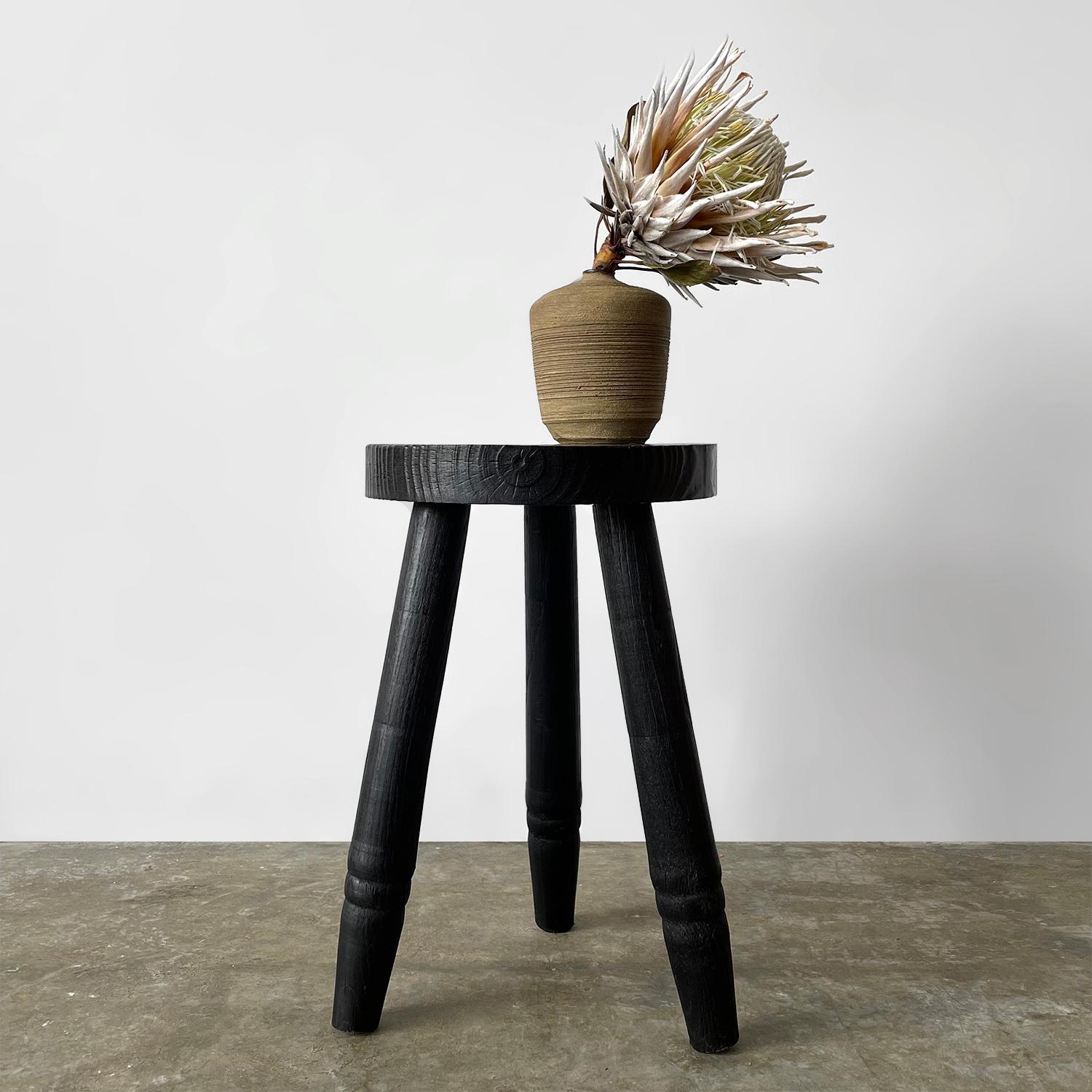French Oak Tripod Stool In Good Condition For Sale In Los Angeles, CA