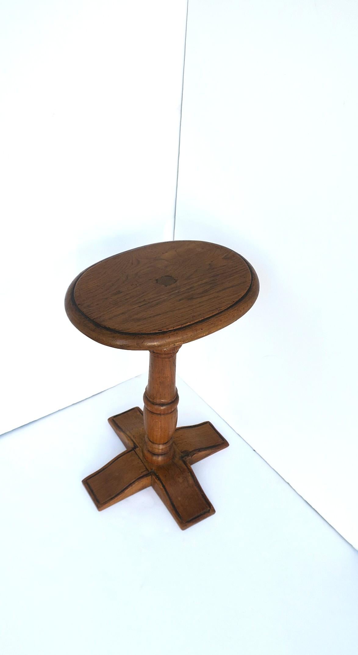 Mesa de bebidas de madera de roble francés en venta 6