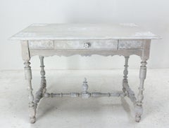 Tavolo da scrittura francese in Oak stile Luigi XIII e finitura shabby, XIX secolo