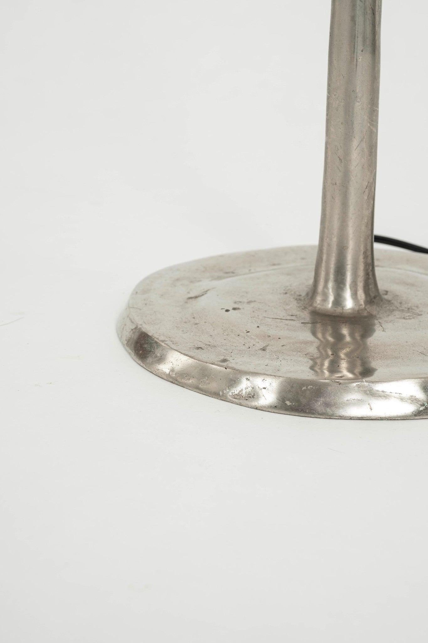 Français Lampadaire français OBJET INSOLITE Nickel Bronze Mancha en vente