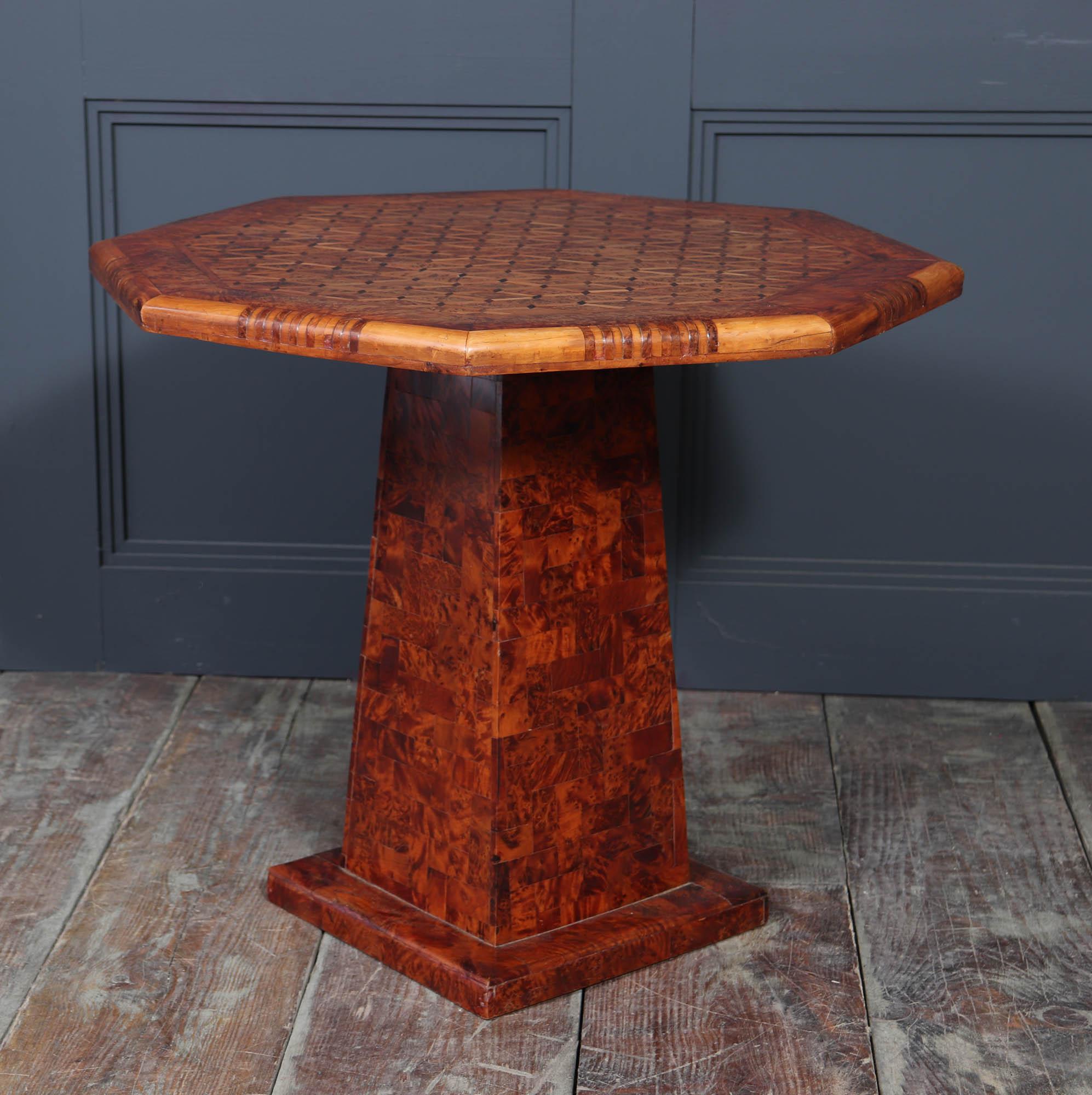 Französischer Beistelltisch The Pedestal aus Wurzelrinde im Angebot 4