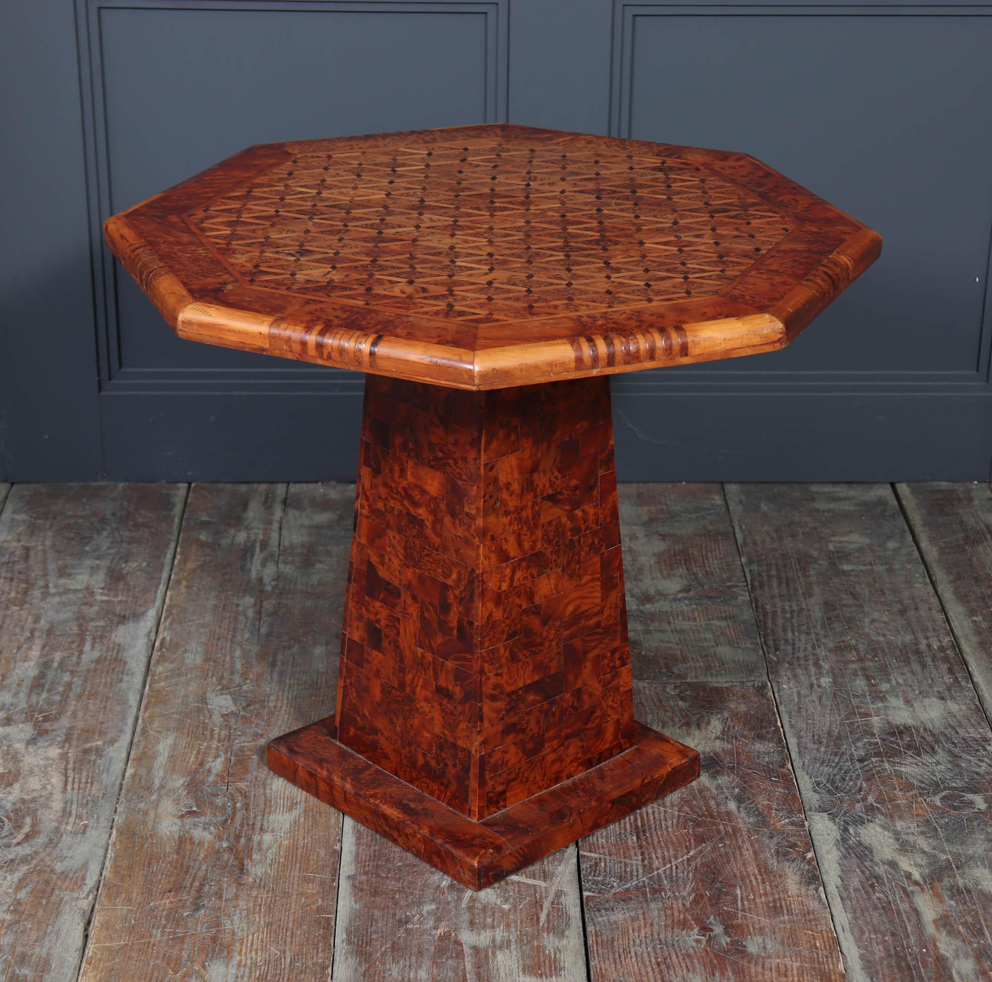 Französischer Beistelltisch The Pedestal aus Wurzelrinde im Angebot 8