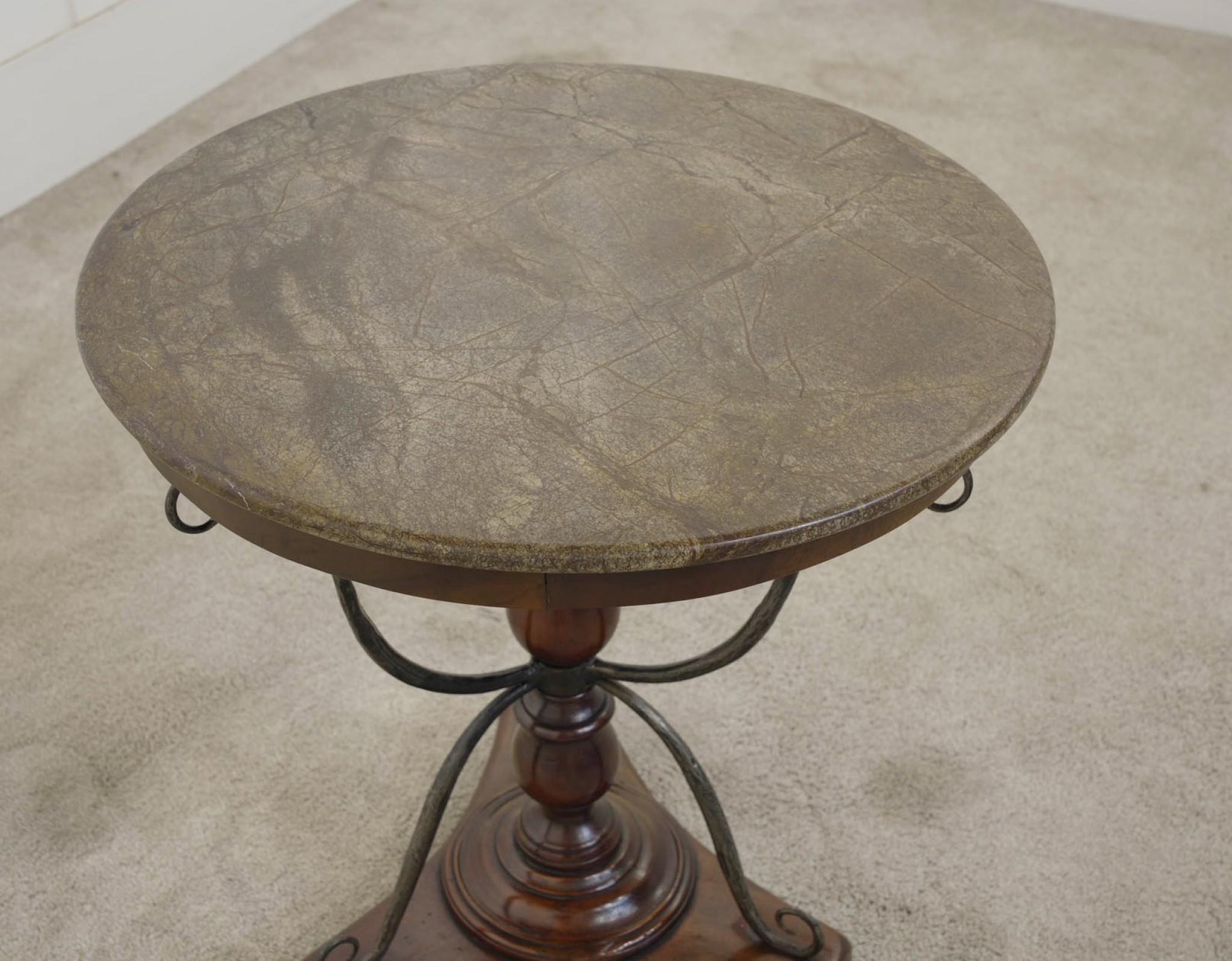 Début du 20ème siècle Table d'appoint à plateau de marbre Gueridon en vente