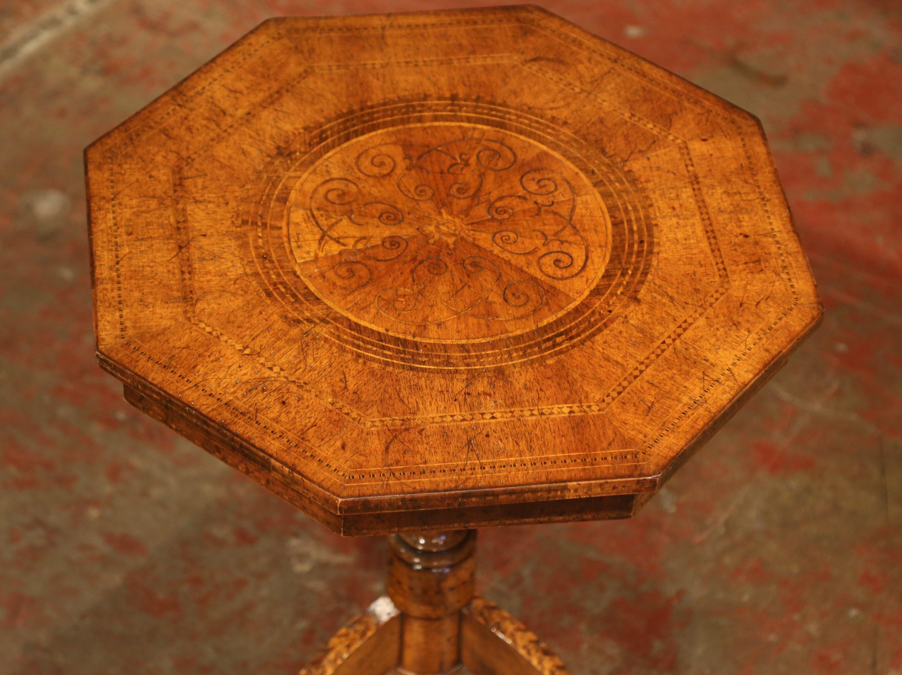 French Octagonal Carved Walnut Pedestal Gueridon Table with Inlay Decor In Excellent Condition In Dallas, TX