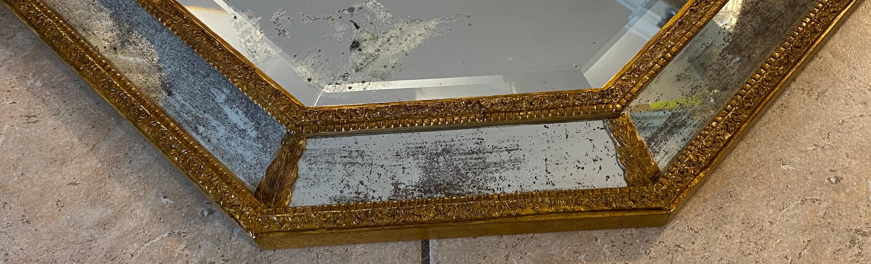 Français Miroir octogonal français, miroir mural de style Art déco en vente