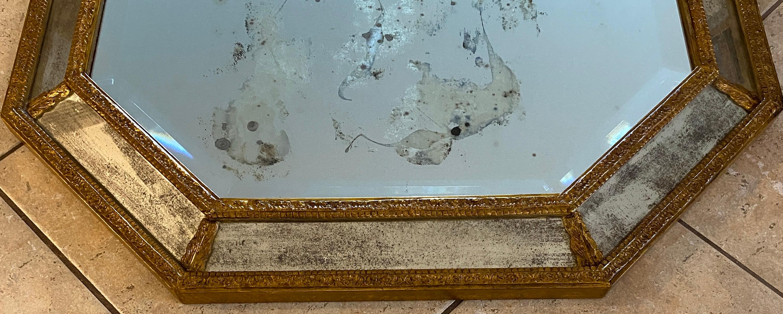 Miroir octogonal français, miroir mural de style Art déco Bon état - En vente à Miami, FL