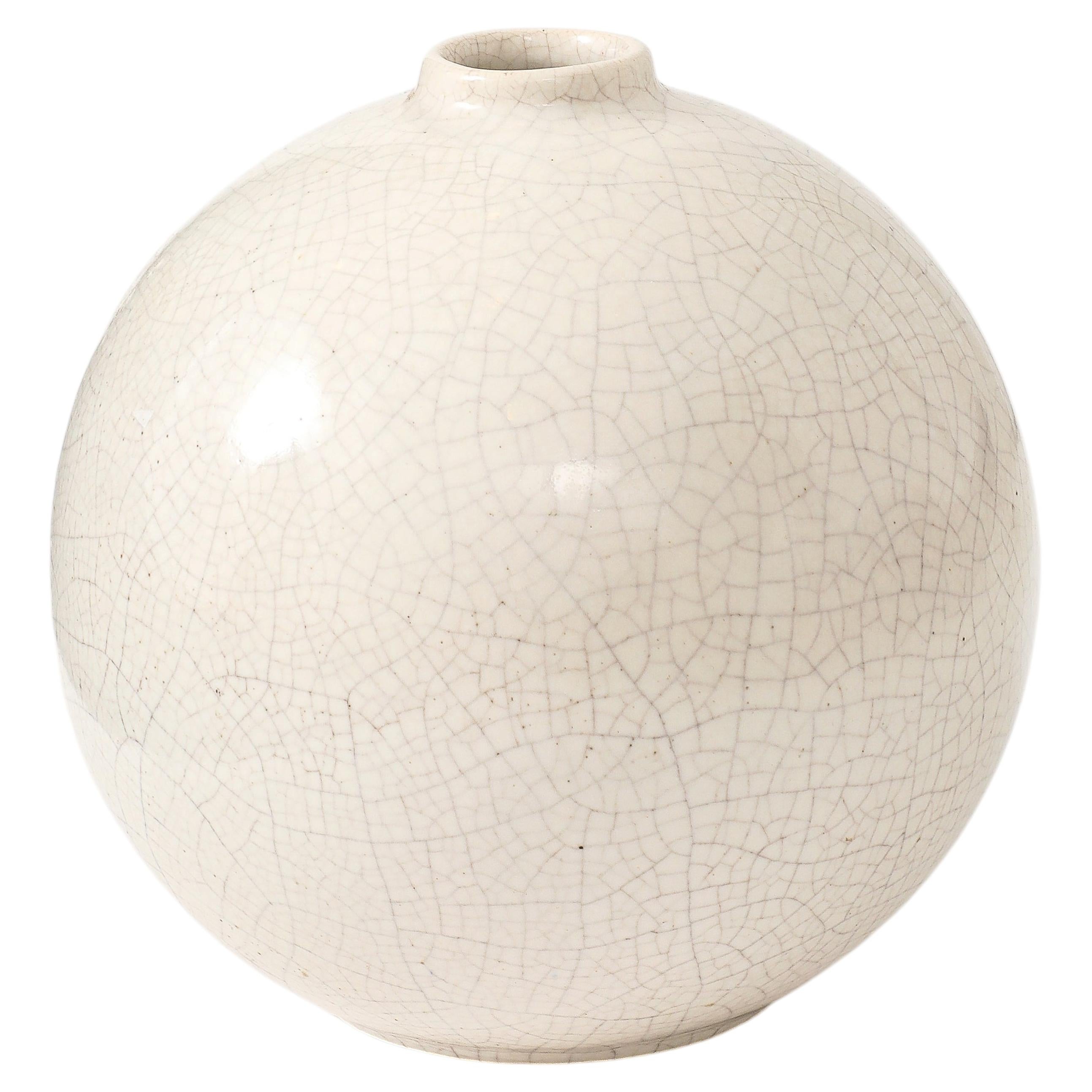 Vaso francese bianco sporco con effetto craquelé, 1930-40 in vendita