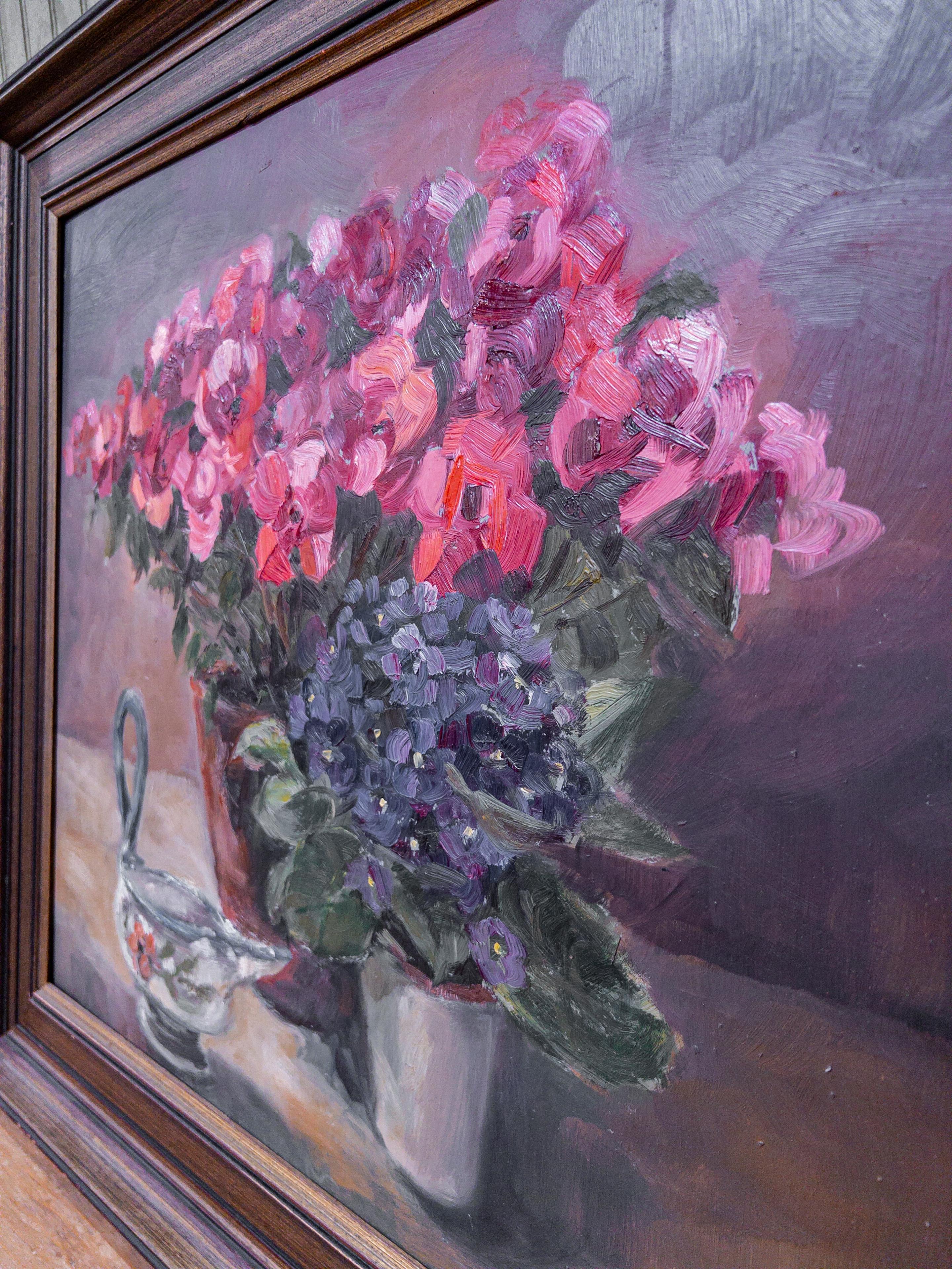French Oil Painting on Canvas of Violets.
Floral still life oil painting on canvas in a stained wooden frame.