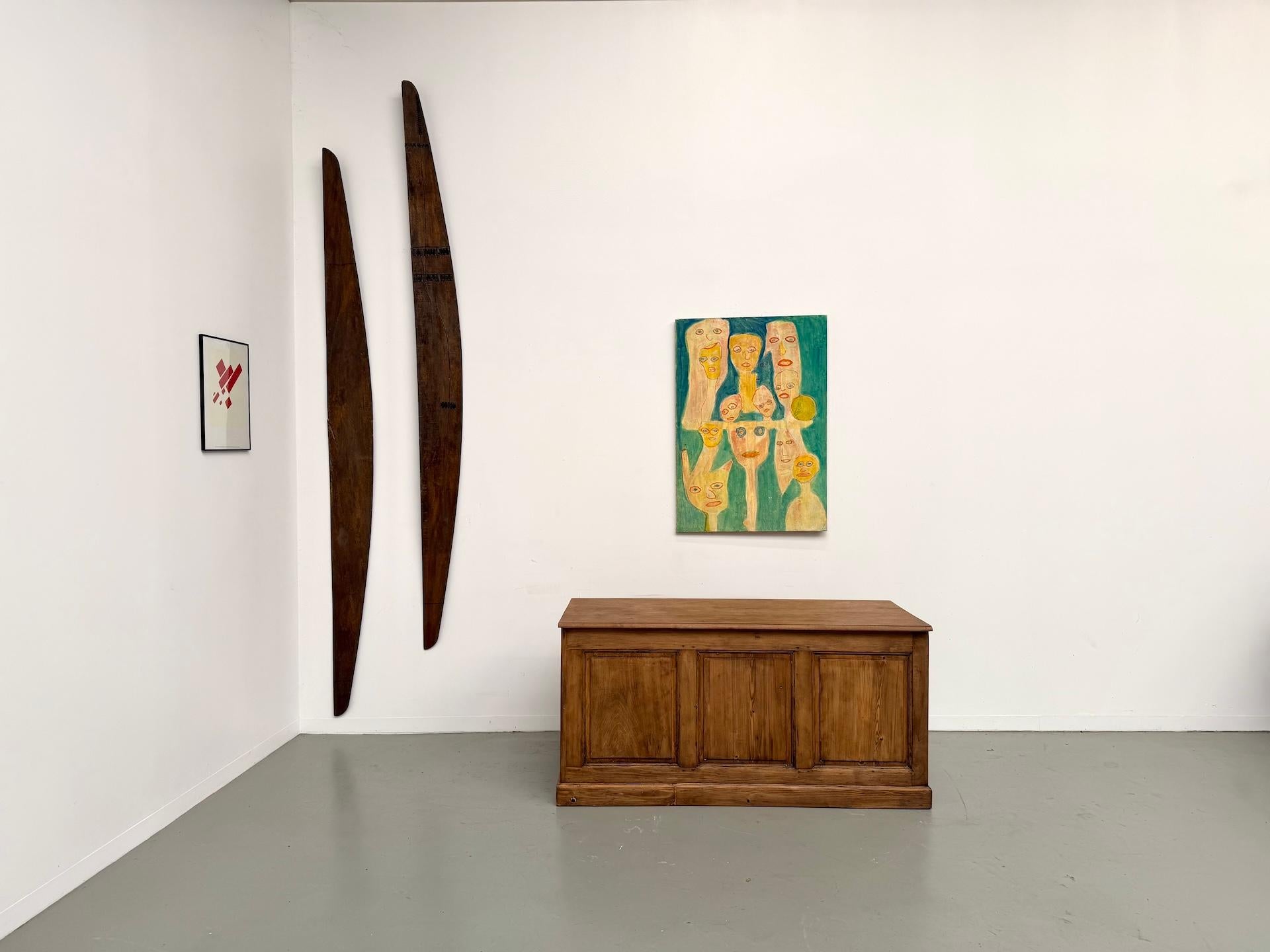 Französischer alter Kaufmannstresen aus blondem Kiefernholz mit einer Platte aus massiver Eiche im Angebot 4