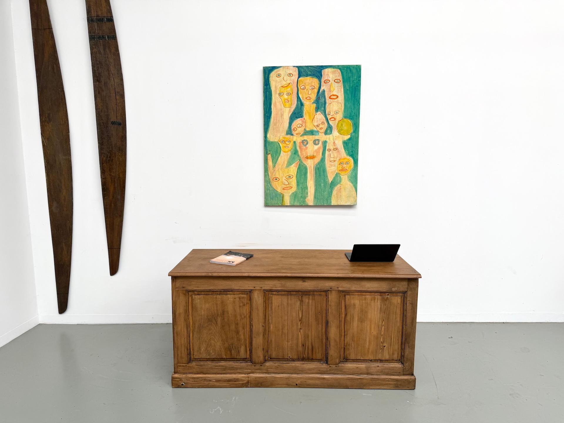 Französischer alter Kaufmannstresen aus blondem Kiefernholz mit einer Platte aus massiver Eiche im Zustand „Gut“ im Angebot in LYON, FR