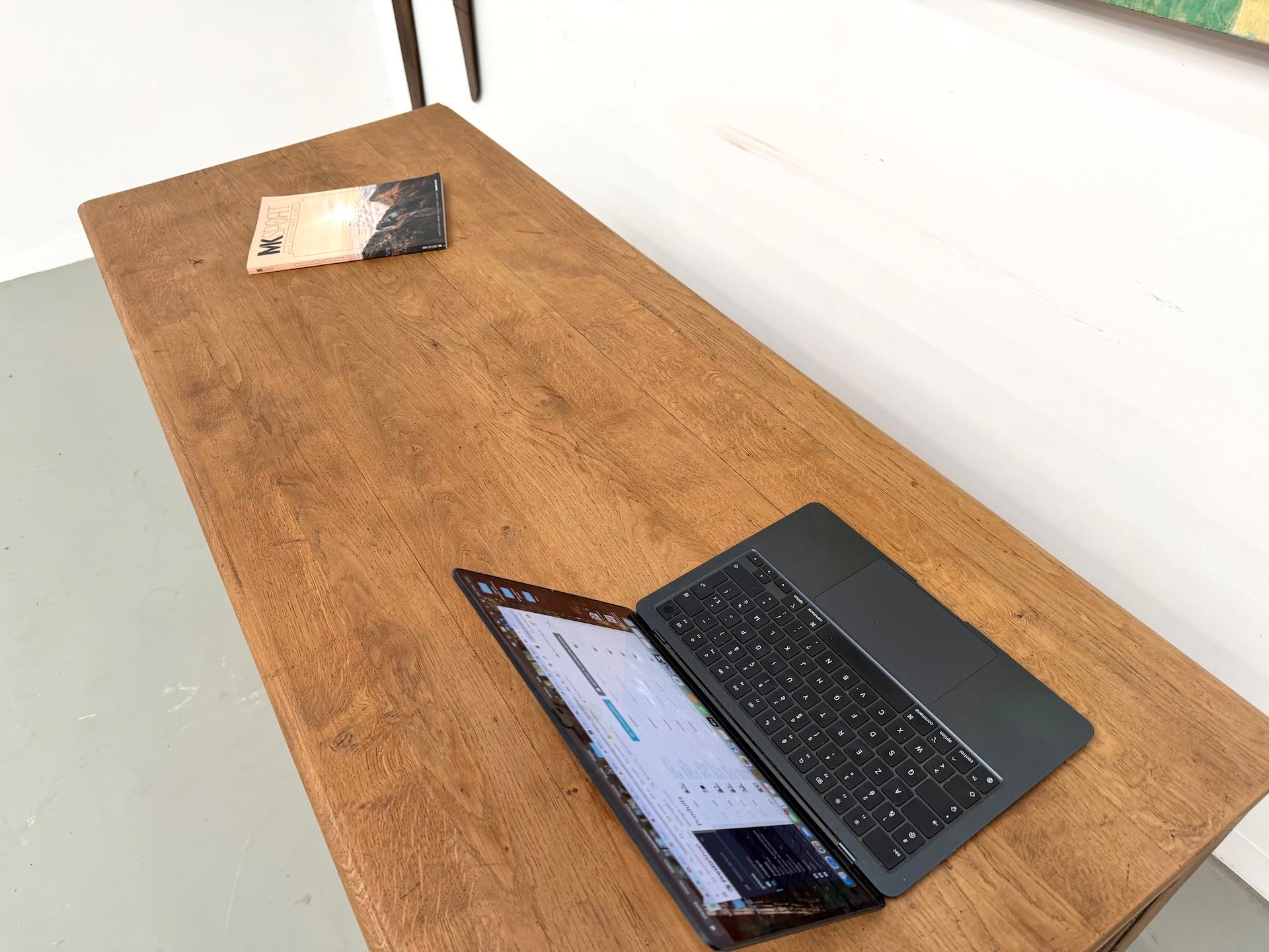 Französischer alter Kaufmannstresen aus blondem Kiefernholz mit einer Platte aus massiver Eiche im Angebot 2