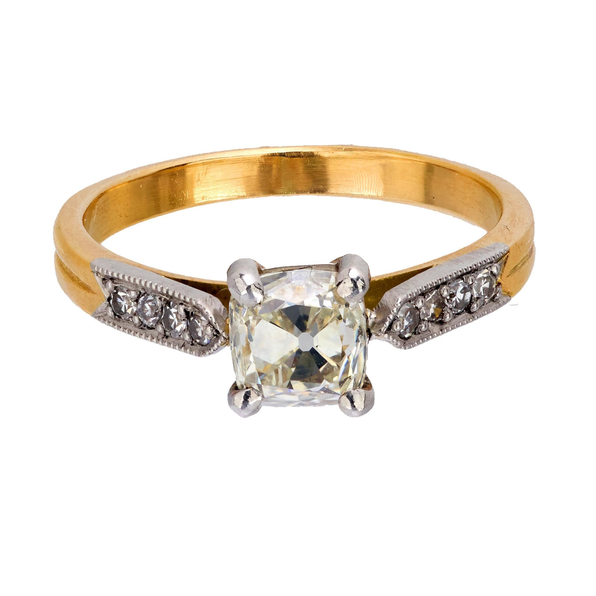 Moderne Bague de fiançailles en or jaune 18k avec un diamant français de vieille mine en vente